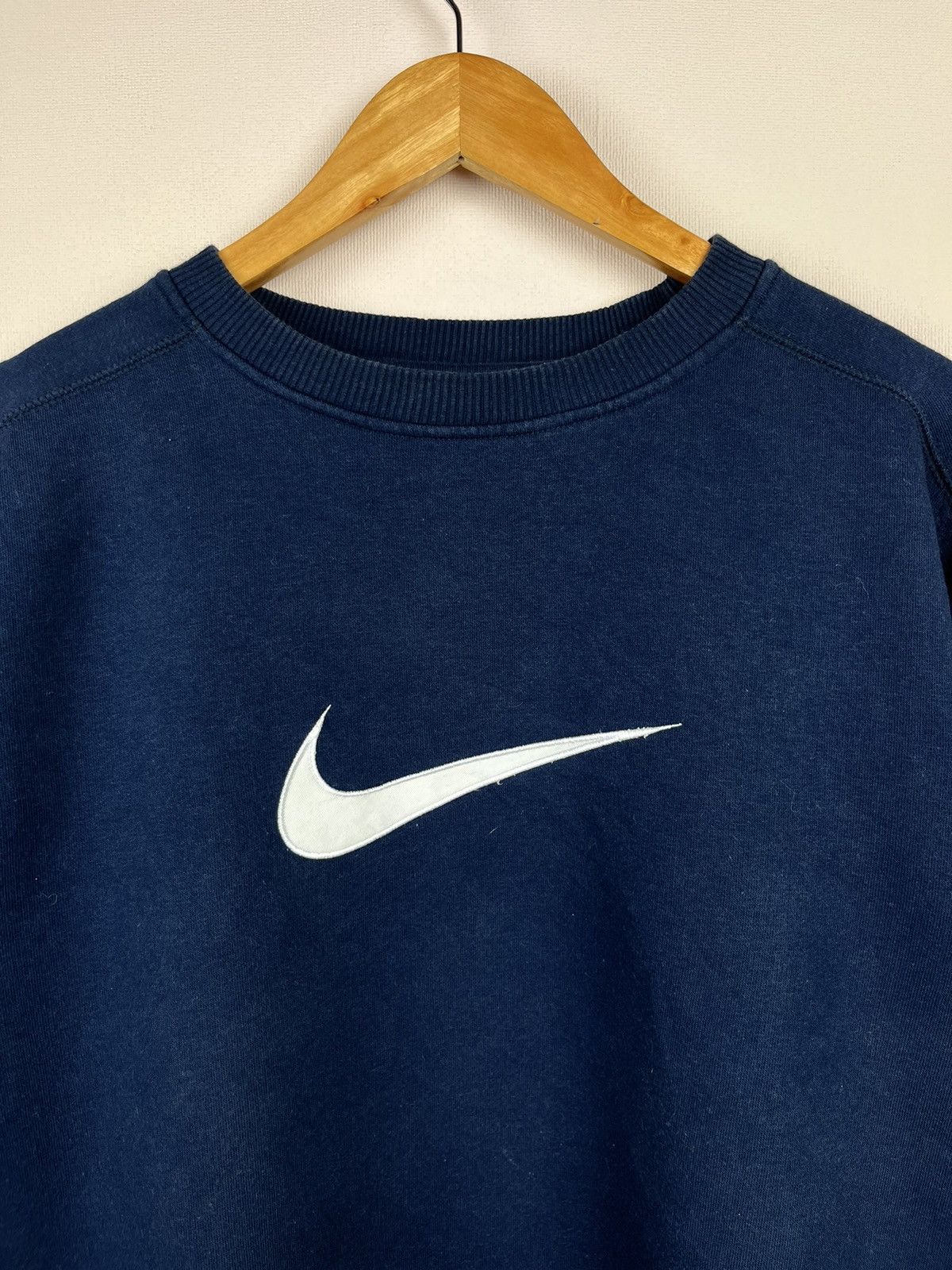 Nike Vintage Nike Y2K Center Swoosh Big Logo Sweatshirt Size US L / EU 52-54 / 3 - 2 Thumbnail