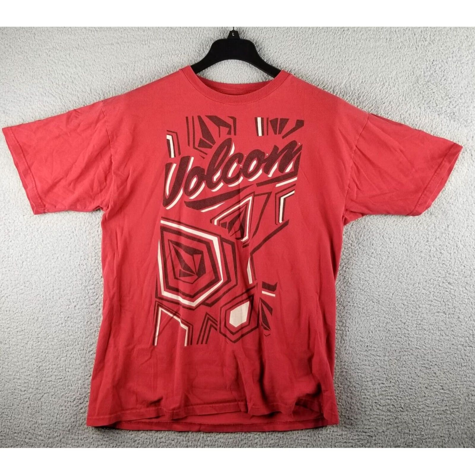 Volcom VINTAGE Volcom Shirt Men XL Red 90s Graphic Print Skate Surf T-Shirt Volcom Stone Skate Mens XL Red Graphic Print Size US XL / EU 56 / 4 - 2 Thumbnail