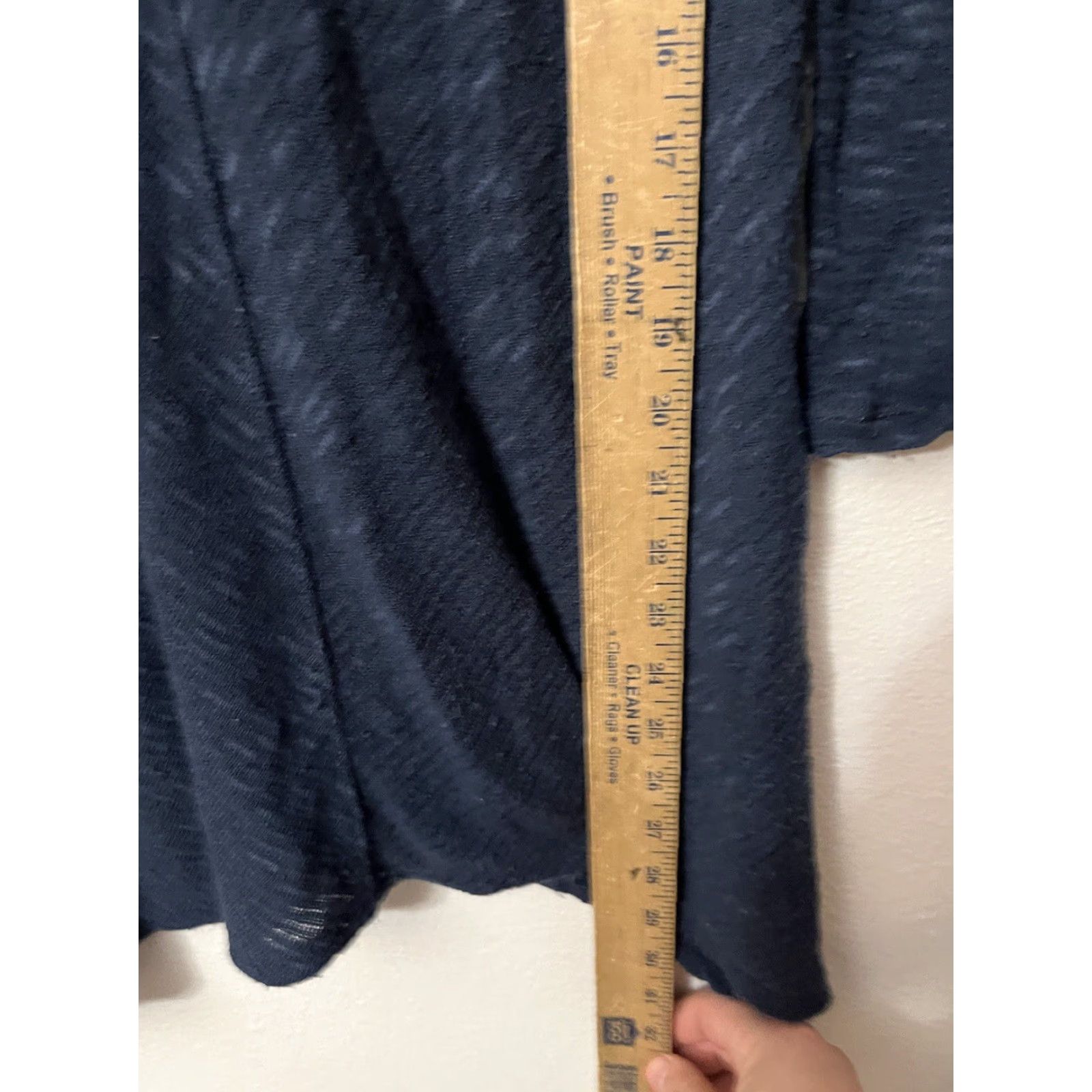 Vintage DKNY JEANS Blouse Shirt Ladies Top, S Navy V-Neck 3/4 Sleeve Knit Acrylic Spandex Regular Warm Weather Womens Size 28" / US 6 / IT 42 - 5 Thumbnail
