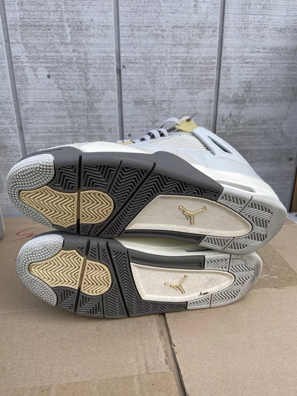 Nike Size 9 Men's Nike Air Jordan Retro 4 SE Craft Photon Dust Size US 9 / EU 42 - 9 Thumbnail