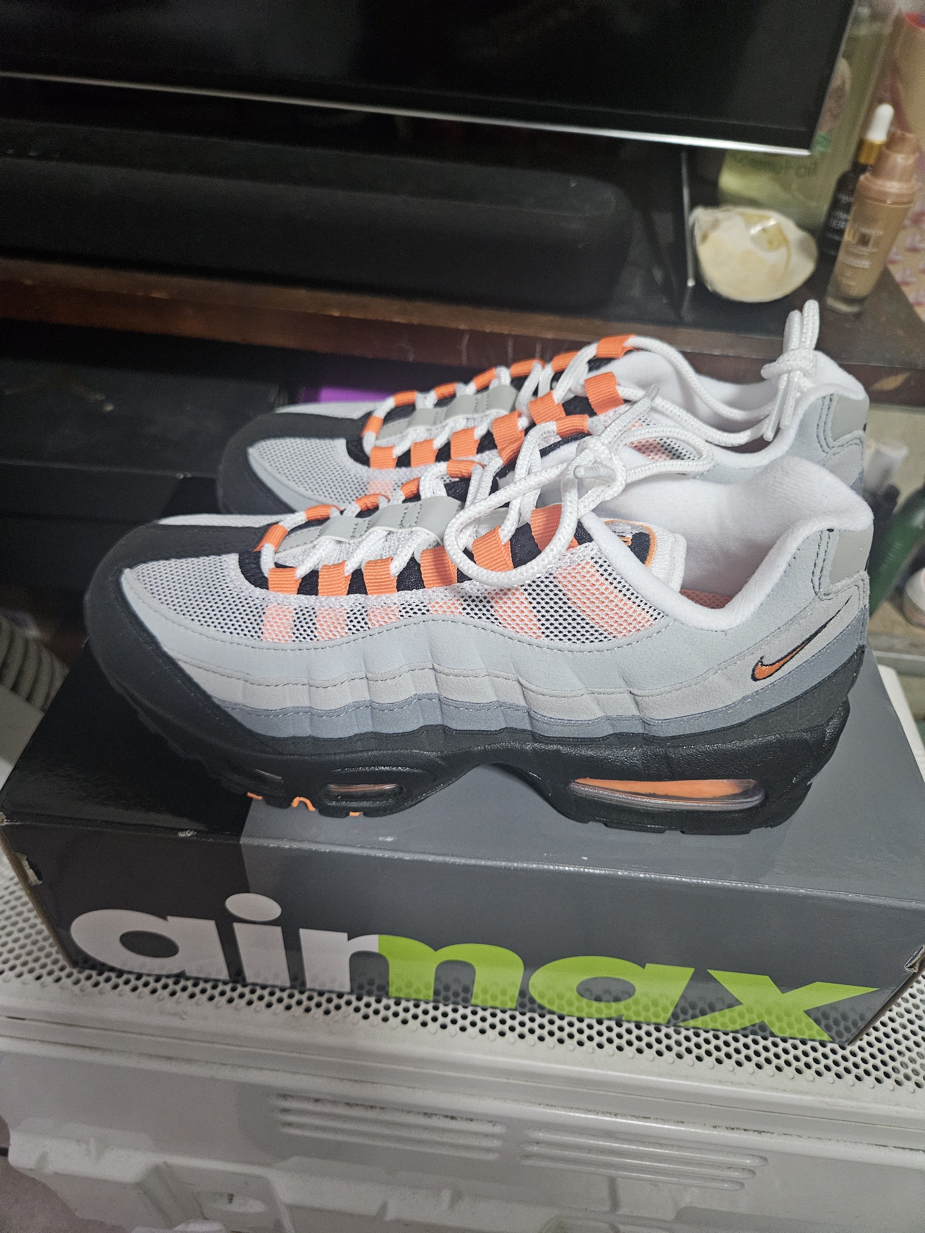 Nike NIKE AIR MAX 95 MANDARIN Size US 6.5 / EU 39-40 - 3 Thumbnail