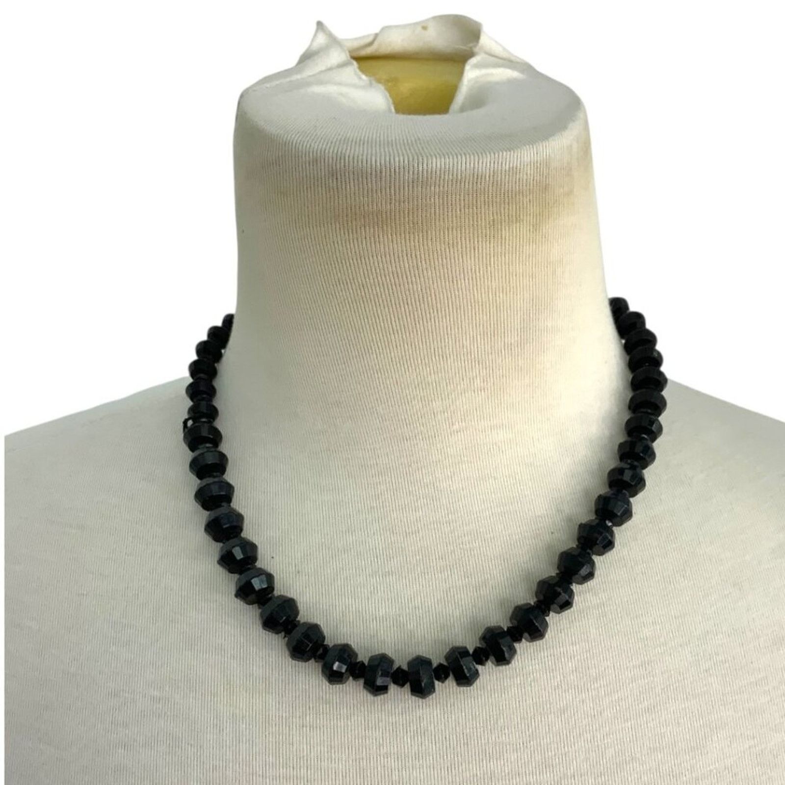 Other Vintage Black Bezeled Plastic Beaded Necklace Size ONE SIZE - 1 Thumbnail