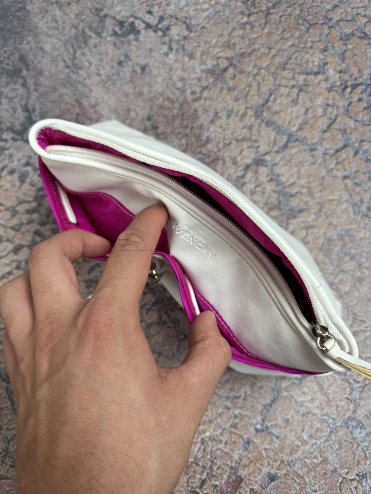 Givenchy Givenchy parfums makeup/toiletry bag Size ONE SIZE - 6 Thumbnail