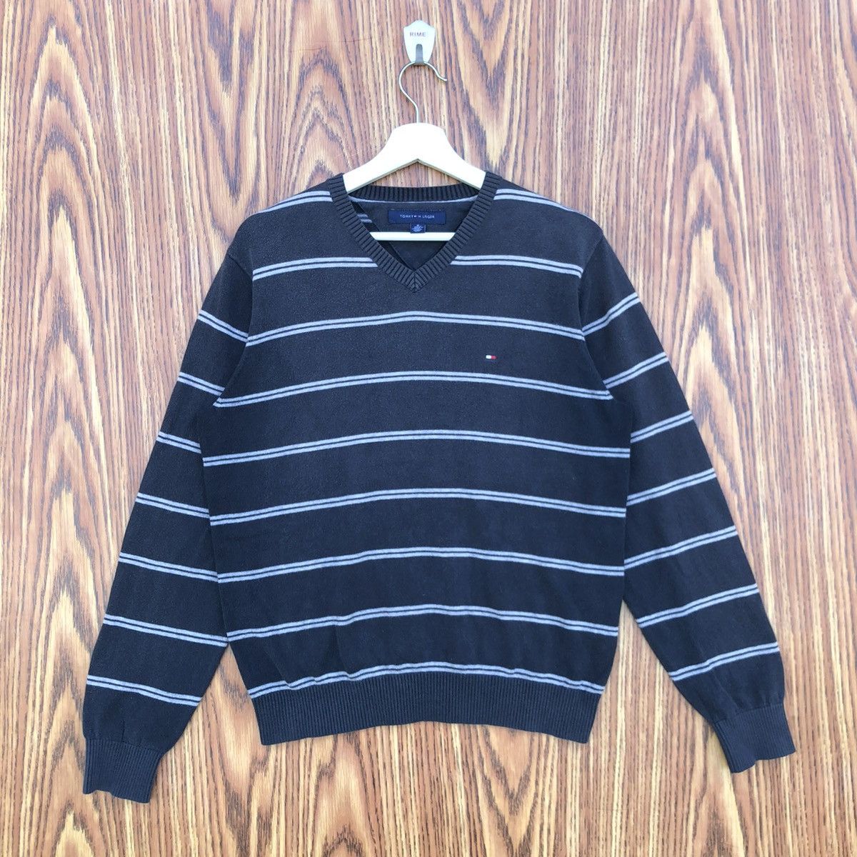 Tommy Hilfiger Tommy Hilfiger V neck Pullover Sweatshirt Size US M / EU 48-50 / 2 - 1 Thumbnail