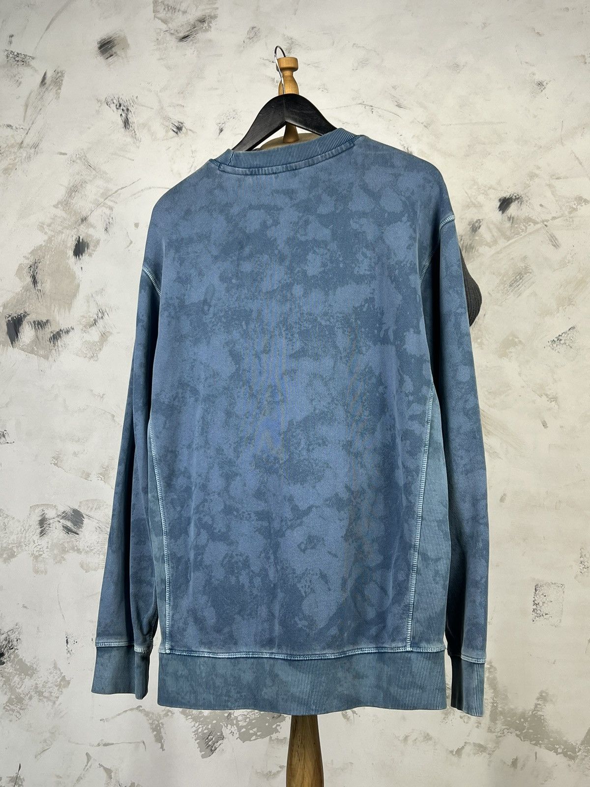 Hugo Boss Hugo Boss Custom Crewneck Sweatshirt Size L Size US L / EU 52-54 / 3 - 2 Thumbnail