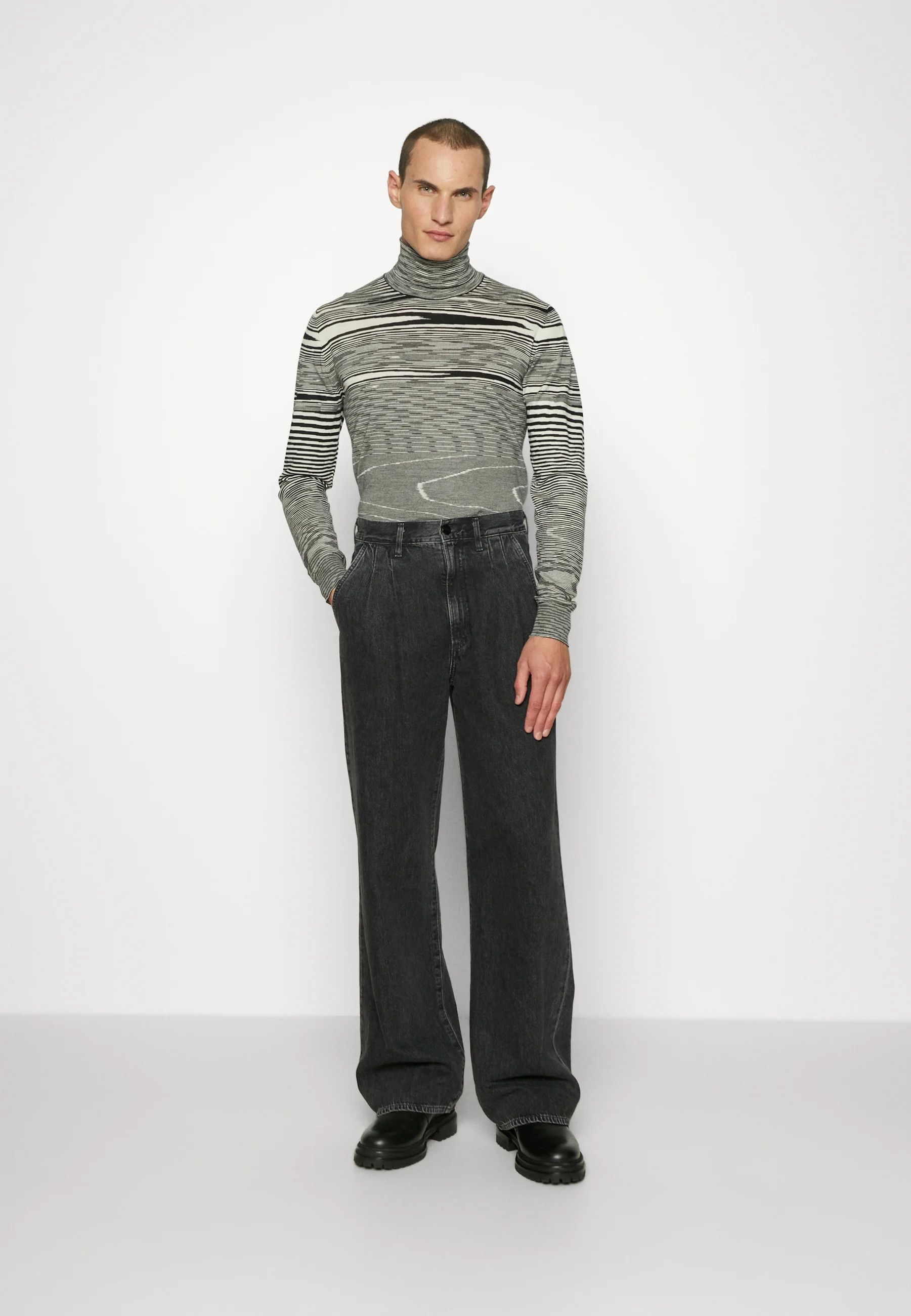 Missoni o1y0225 Turtleneck Sweatshirt in Multicolor Size US L / EU 52-54 / 3 - 6 Thumbnail