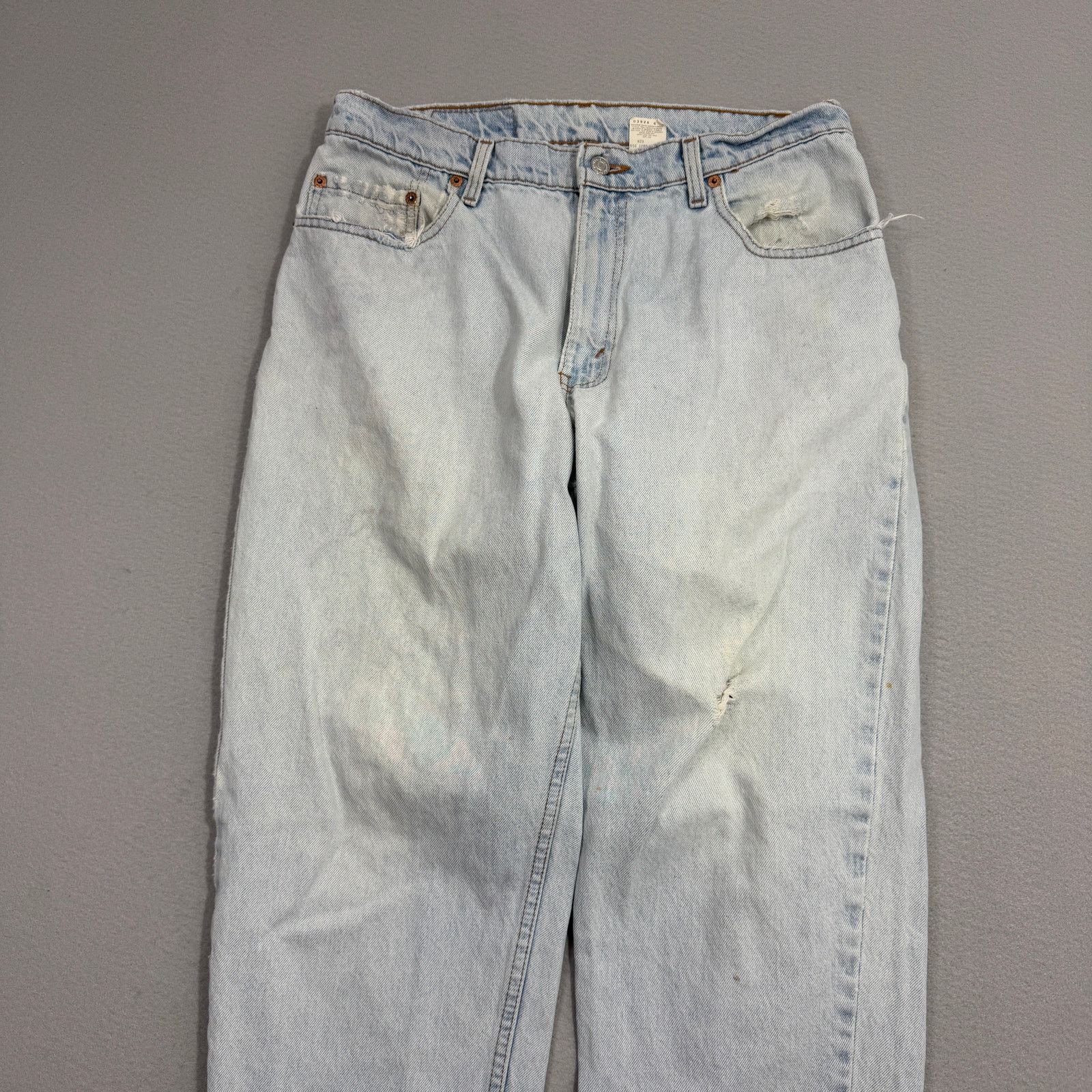 Levi's Vintage Levis 560 Loose Fit Tapered Leg Jeans Men's 34x30 Size US 34 / EU 50 - 2 Thumbnail