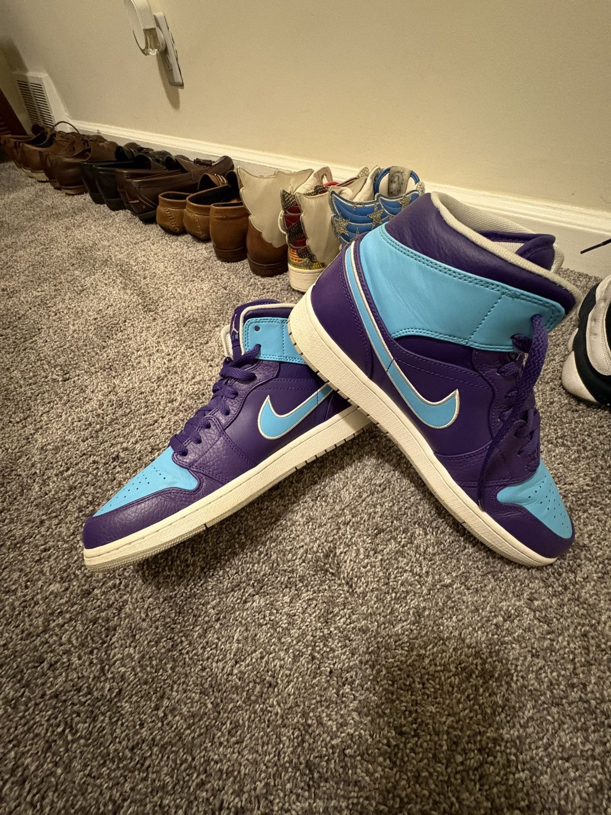 Jordan Brand 2014 OG JORDAN RETRO ONE MID HORNETS Size US 12 / EU 45 - 8 Thumbnail