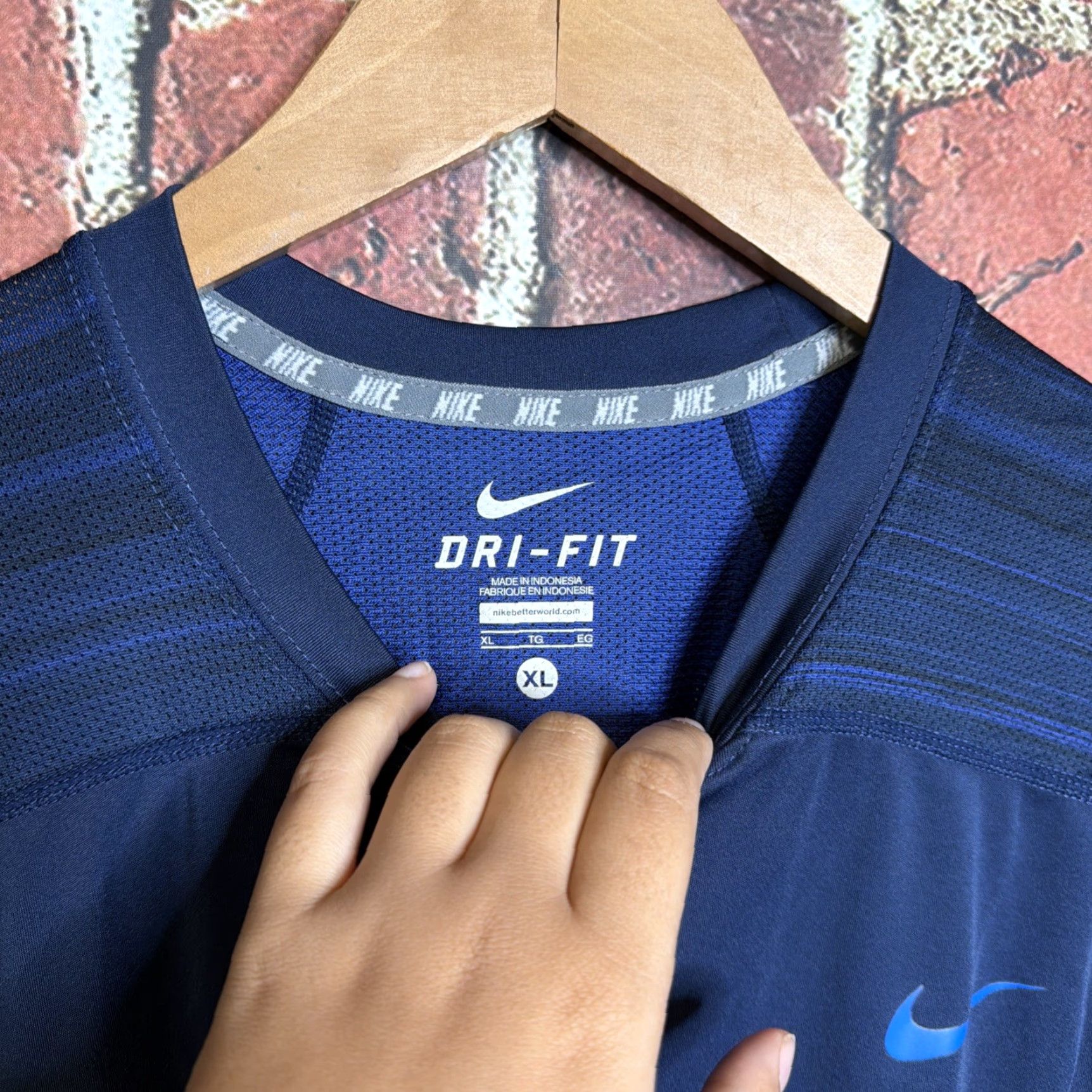 Nike VINTAGE Nike Dri-Fit Fitted Athletic Shirt BLUE XL Mens Size US XL / EU 56 / 4 - 2 Thumbnail