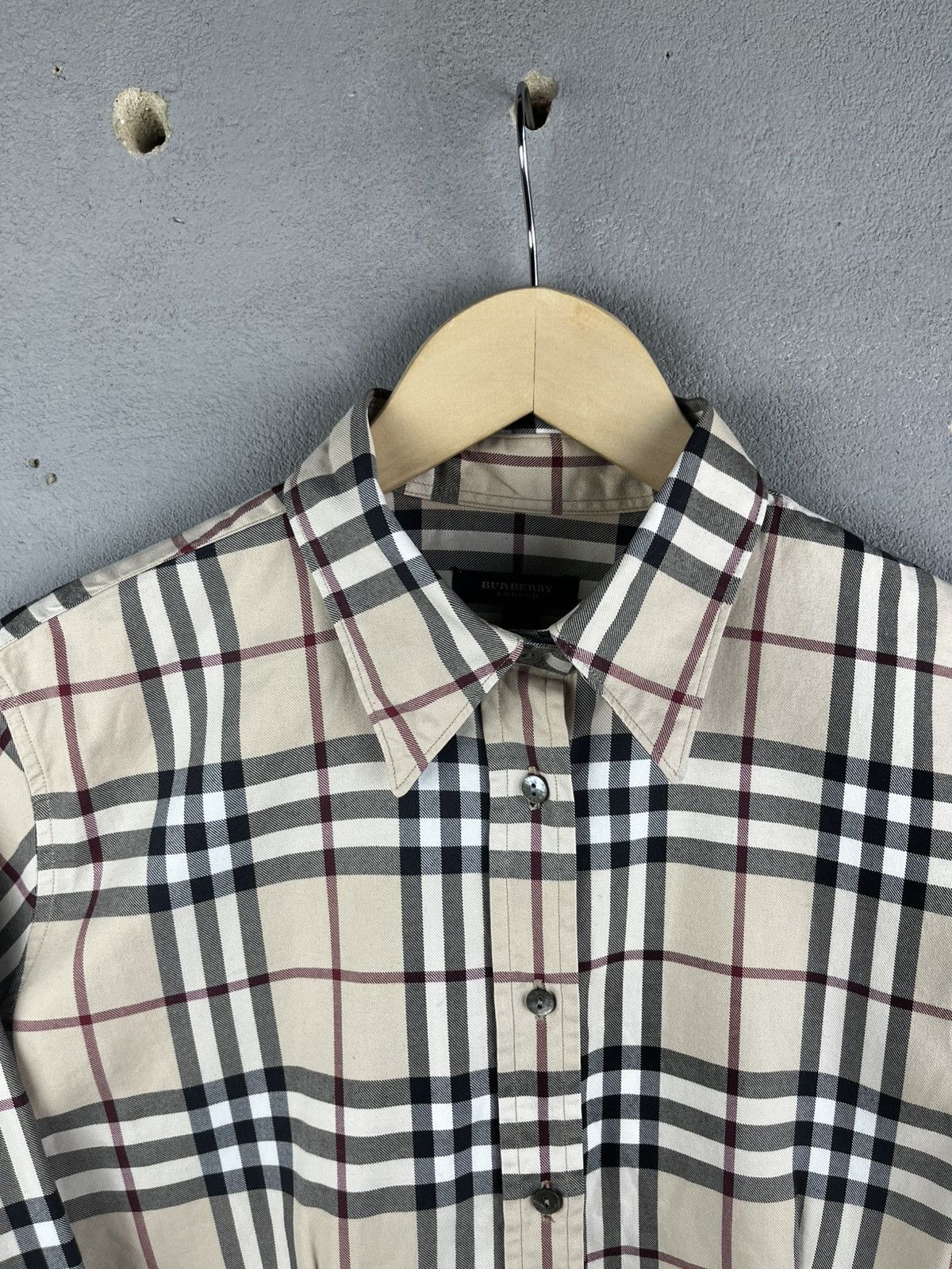 Burberry Burberry button shirt Size L / US 10 / IT 46 - 2 Thumbnail