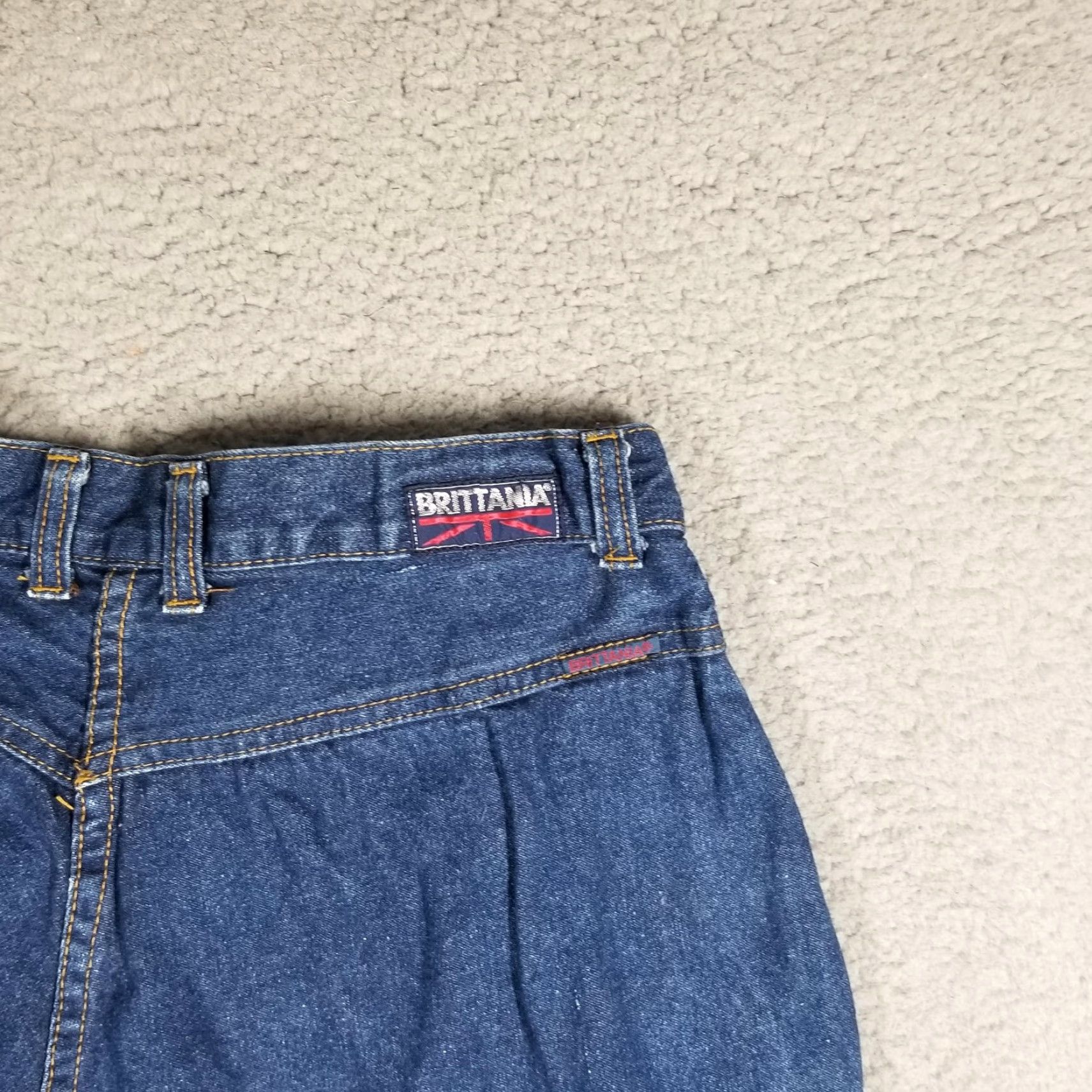 Vintage VINTAGE Brittania Jeans Womens 26X35 Blue High Rise Pleated Tapered Bareback 80s Size 26" / US 2 / IT 38 - 2 Thumbnail