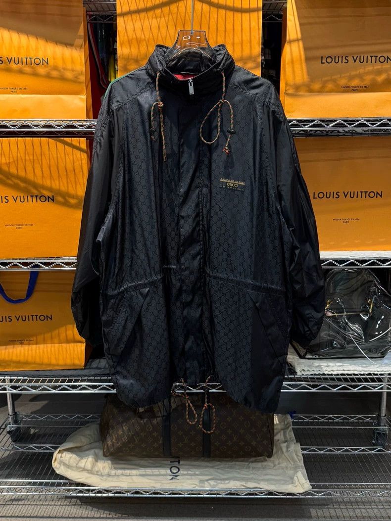 Gucci Gucci Black full-print windbreaker jacket Size US M / EU 48-50 / 2 - 1 Thumbnail