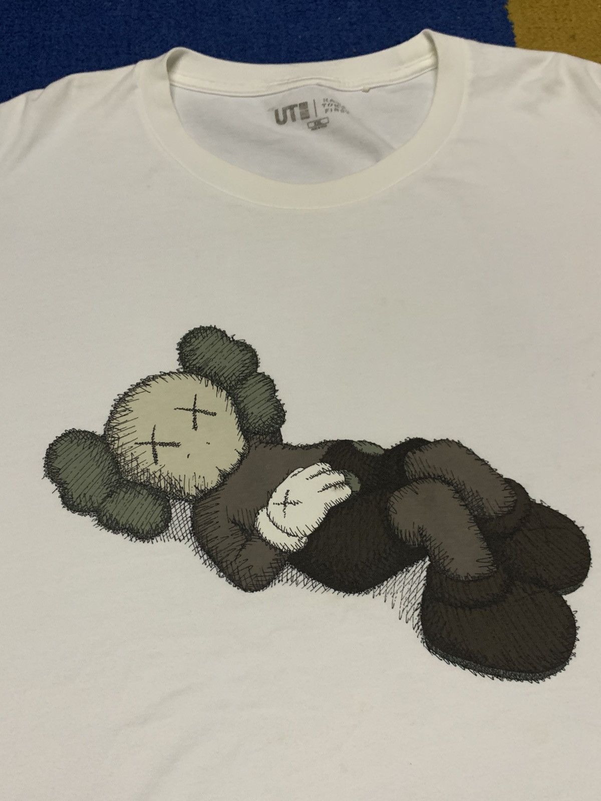 Japanese Brand UT x Kaws Tokyo First Japan Edition T-shirt Size US XXL / EU 58 / 5 - 2 Thumbnail