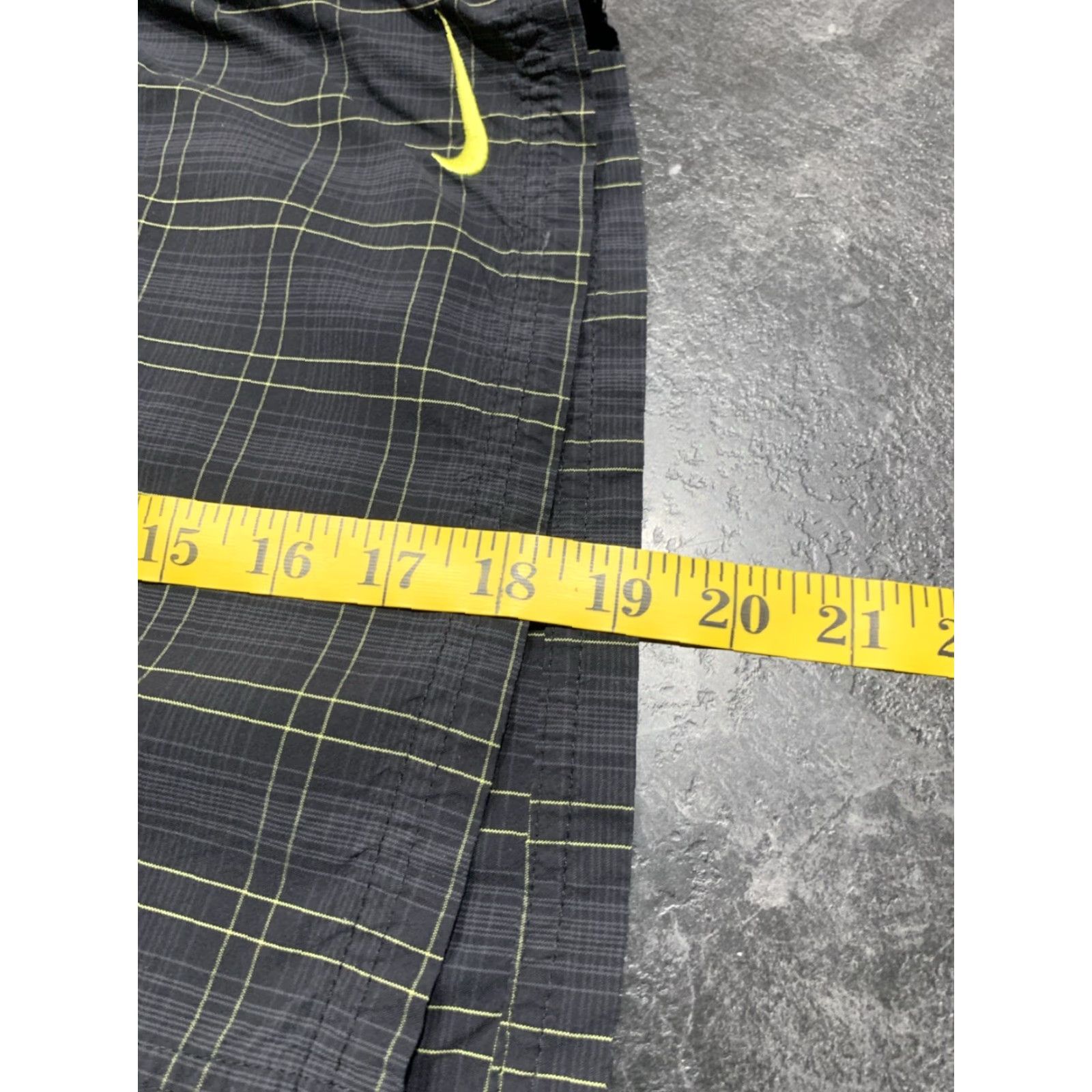 Nike Nike Mens Athletic Shorts XL Black Plaid Nike DriFit Lightweight Sports Athletic Men Size US 36 / EU 52 - 6 Thumbnail