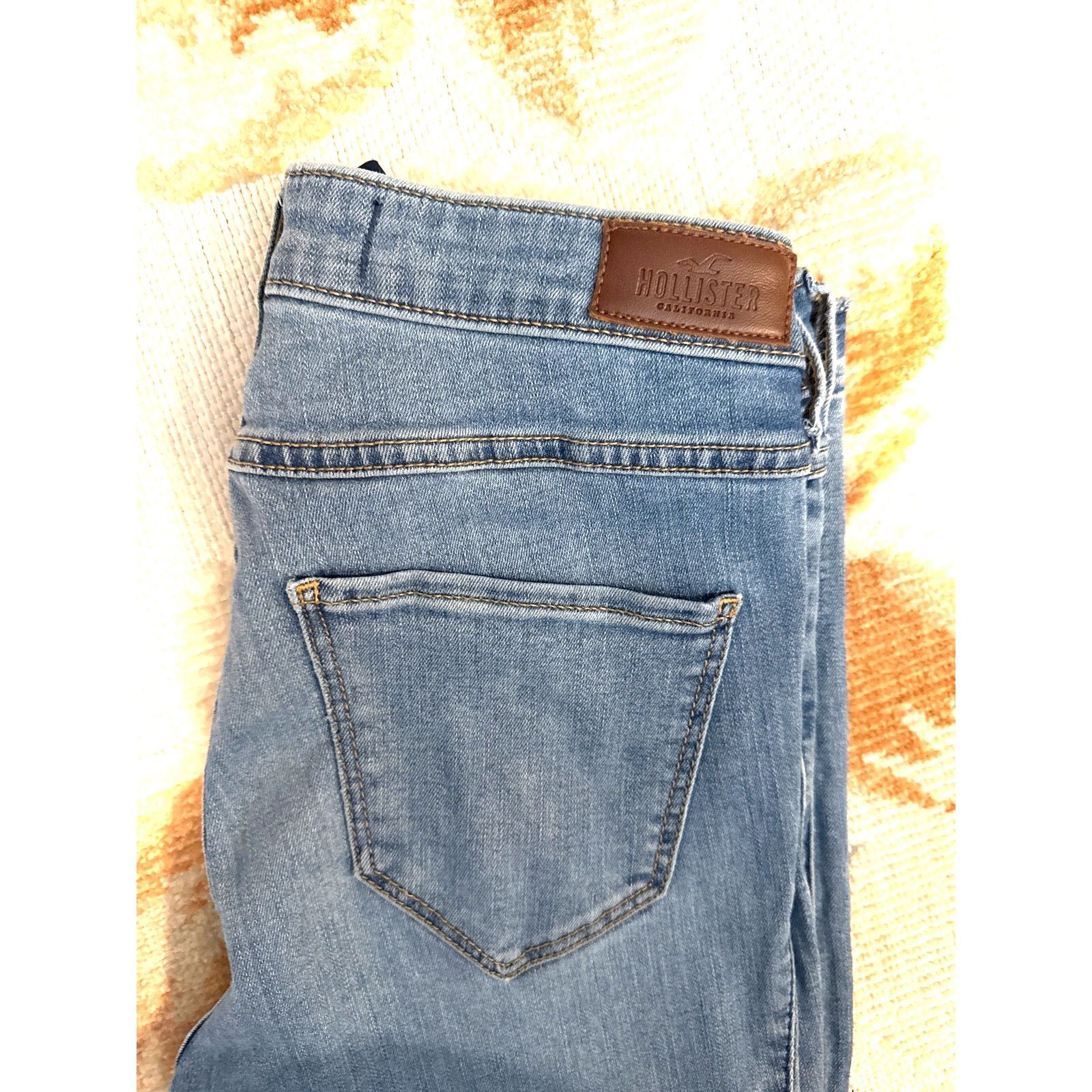 Hollister Hollister Women's Light Blue Jean Midrise super Skinny size Size 26" / US 2 / IT 38 - 5 Thumbnail