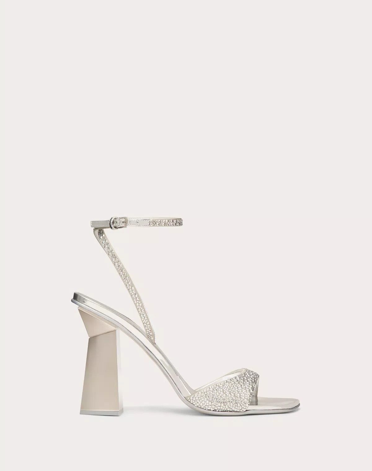 Valentino o1s1wg110426 Hyper One Stud Sandals With Crystals in Silver Size US 6 / IT 36 - 1 Thumbnail