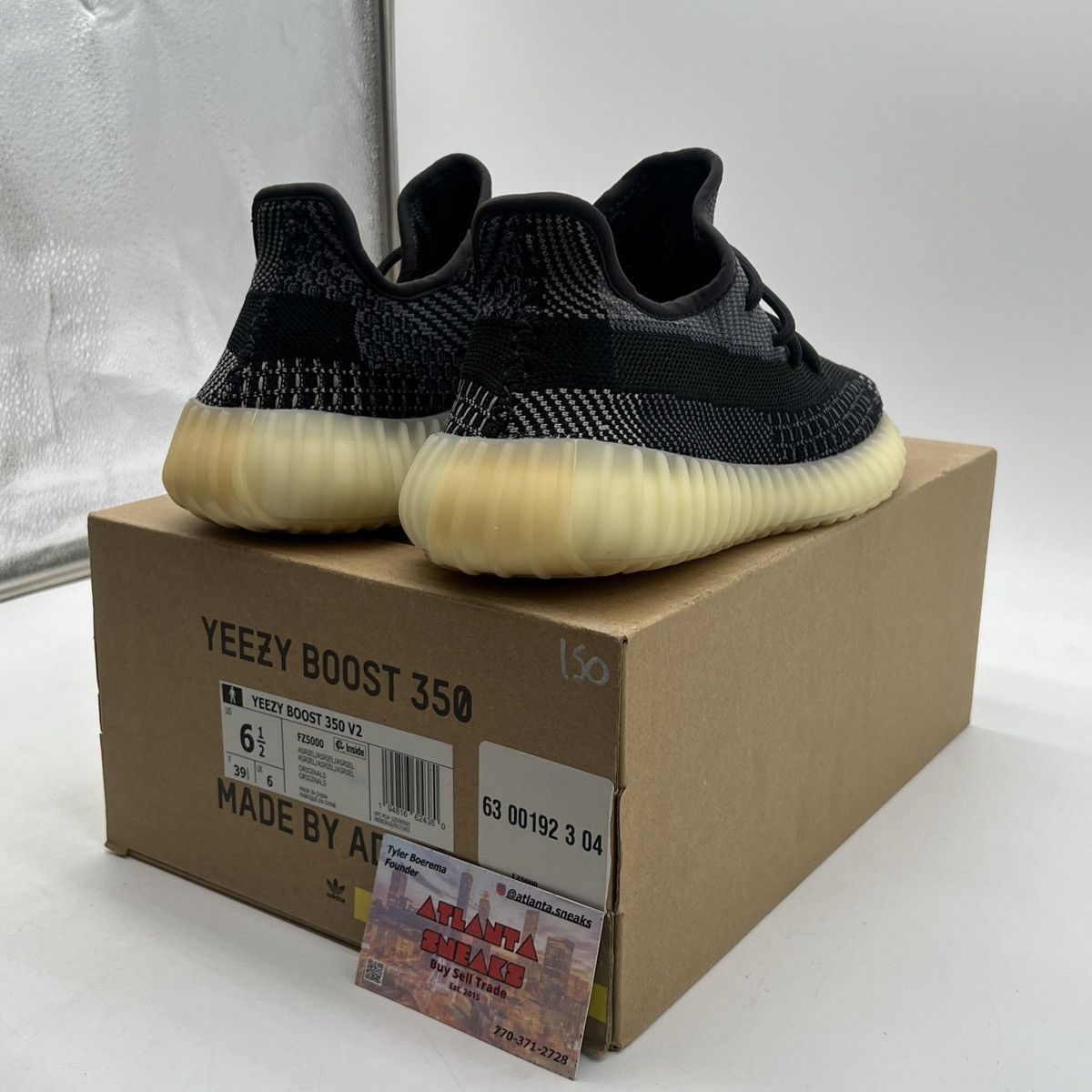 Adidas Yeezy boost 350 Carbon Size US 6.5 / EU 39-40 - 5 Thumbnail