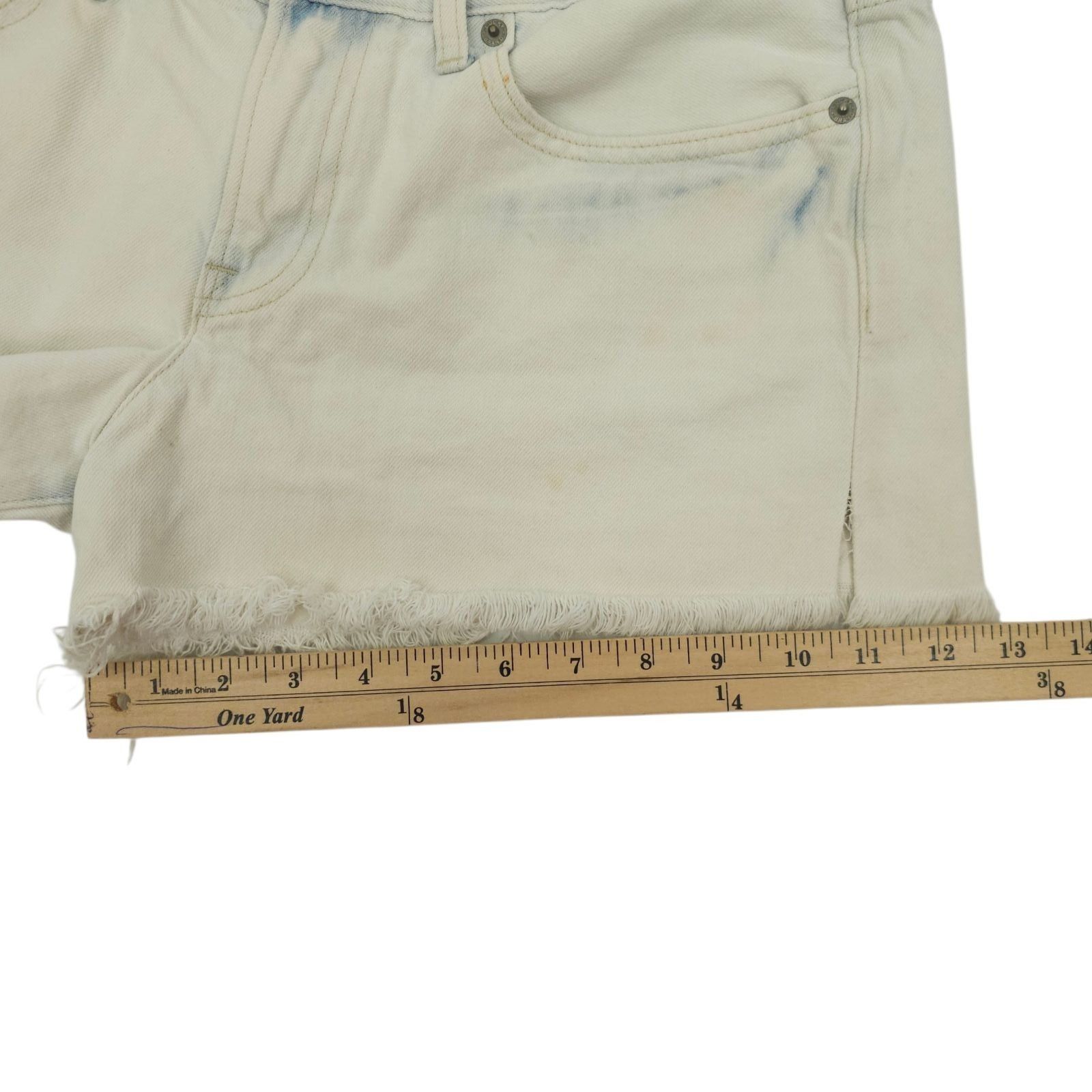 Lucky Brand Lucky Brand The Cut Off Denim Shorts 10/30 Boho White Acid W Size 32" / US 10 / IT 46 - 6 Thumbnail