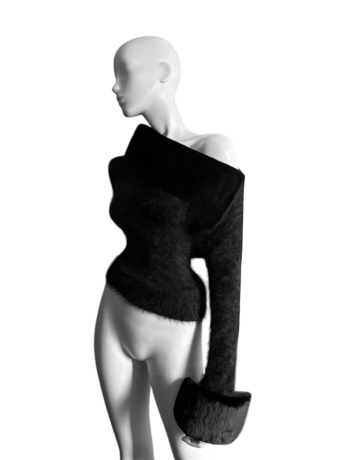 Gucci Runway Tom Ford For Gucci sweater from the F/W 2001 with fur Size S / US 4 / IT 40 - 2 Thumbnail