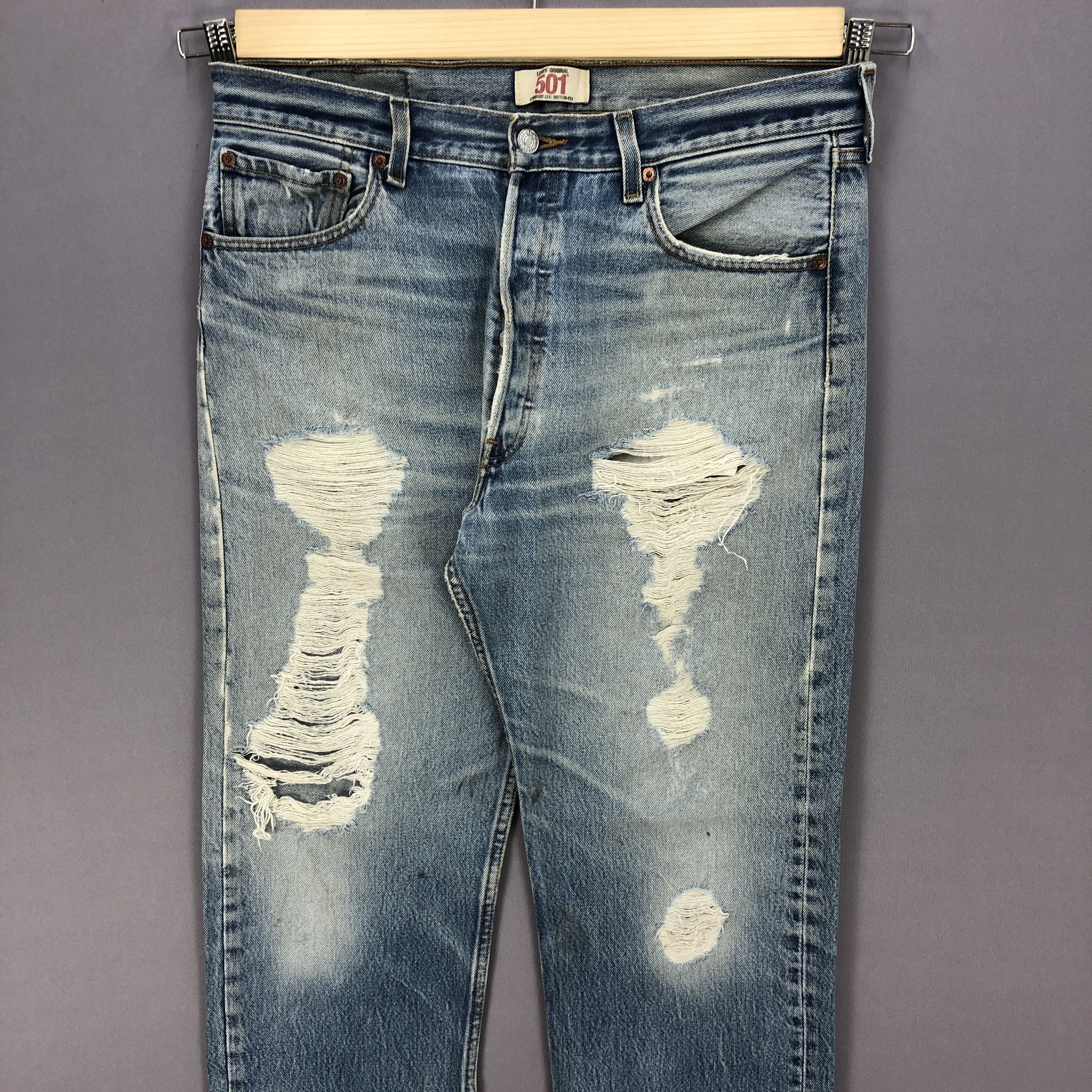 Levi's Vintage Distressed Levis 501 Jeans Levi's 501 Faded Denim Size US 32 / EU 48 - 3 Thumbnail
