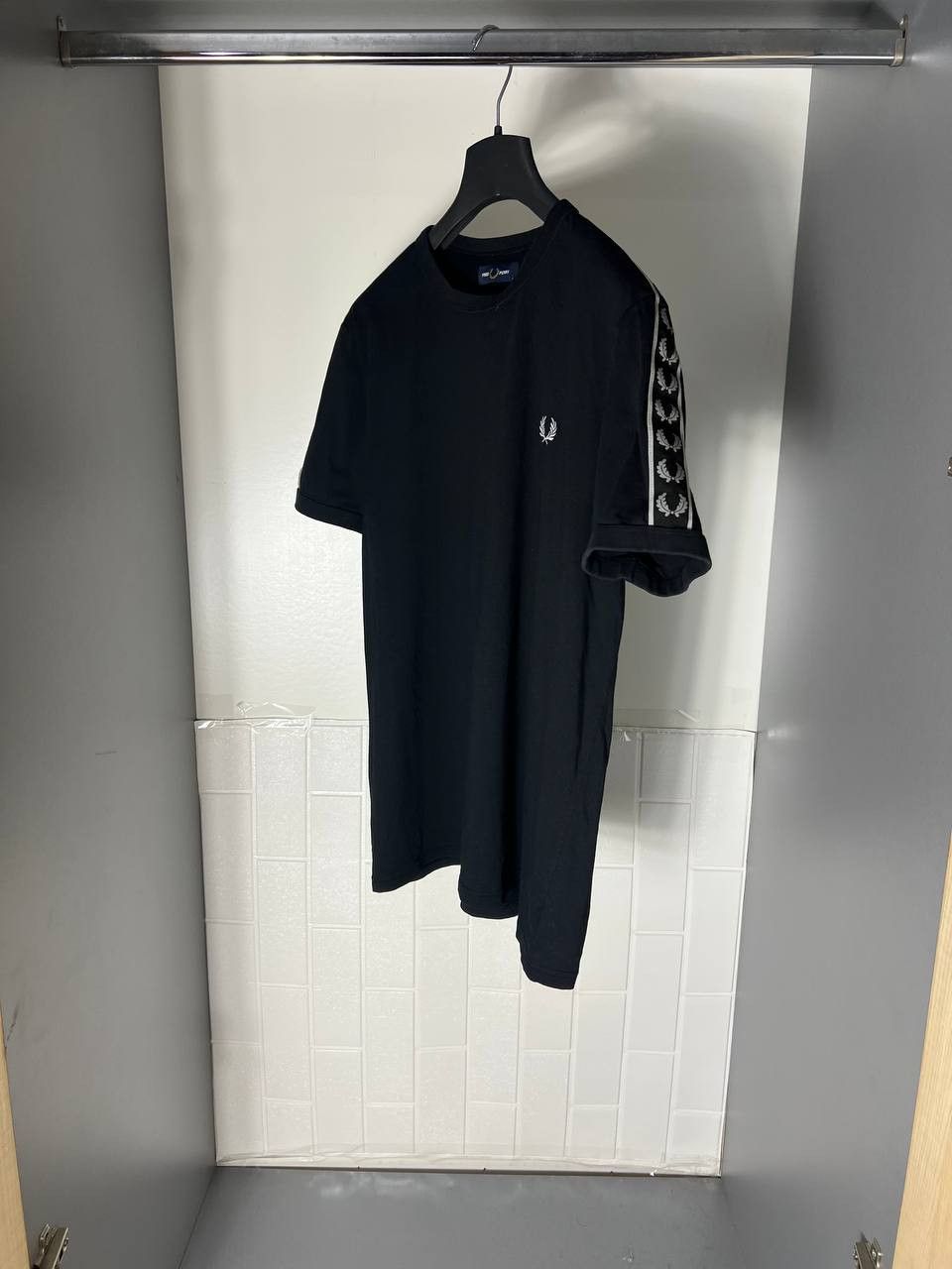Fred Perry VINTAGE FRED PERRY CLASSIC MONOGRAM DESIGNER T-SHIRT CASUAL Size US L / EU 52-54 / 3 - 4 Thumbnail