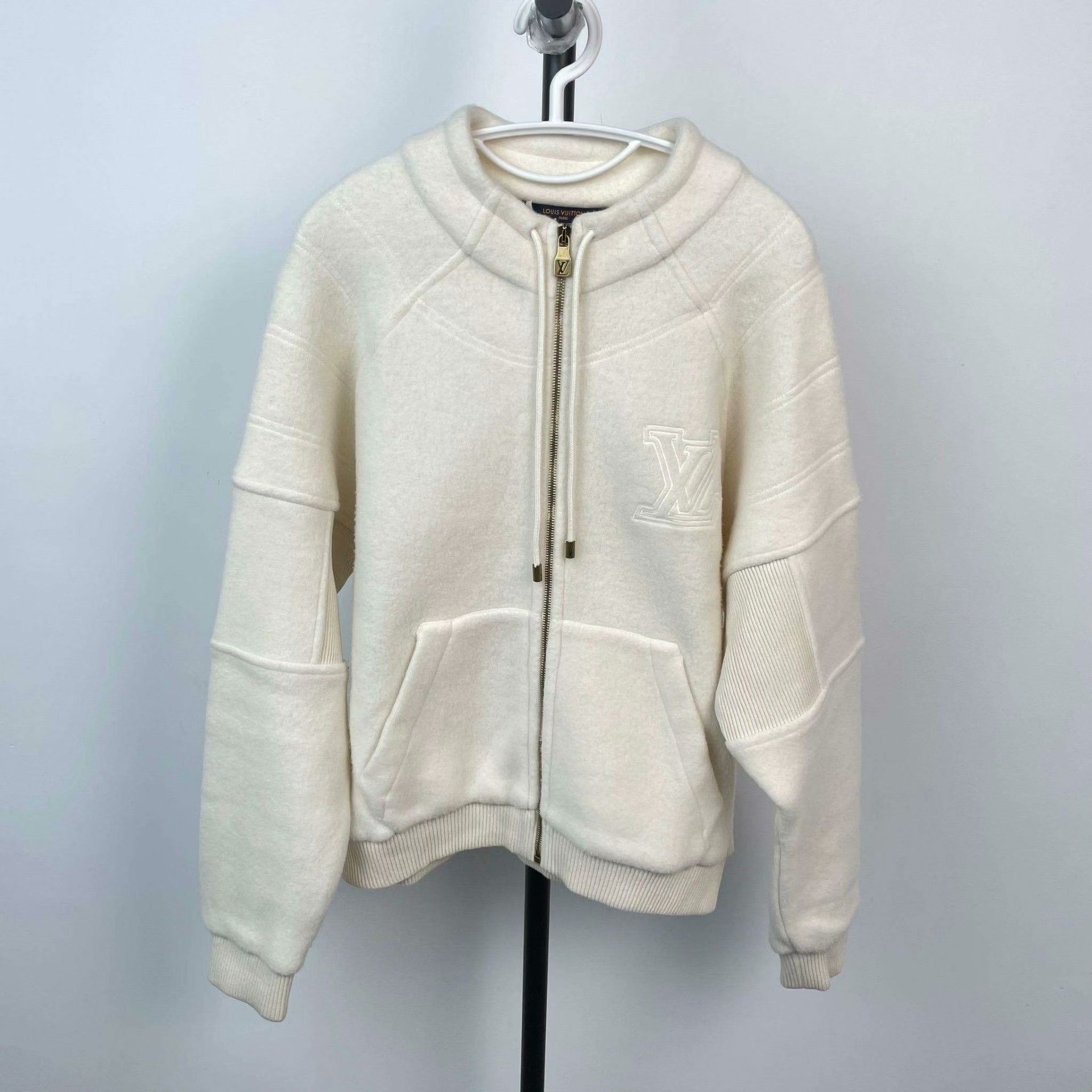 Louis Vuitton Louis Vuitton White Light Jacket S Men Size US S / EU 44-46 / 1 - 1 Thumbnail