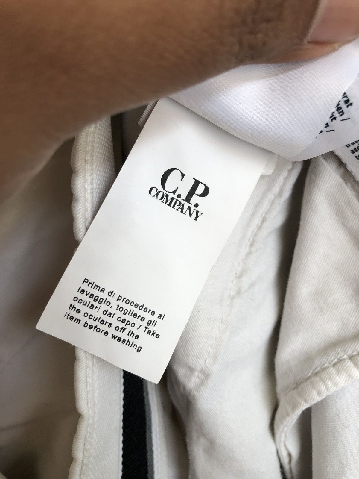 C.P. Company CP COMPANY LENS SHORT CARGO Size US 34 / EU 50 - 18 Thumbnail