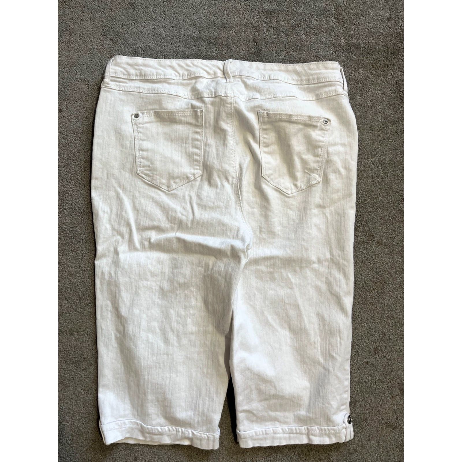 Gloria Vanderbilt Gloria Vanderbilt Jeans Capri 16 Ivory Slimming Stretch Denim 5-Pocket Regular Rise High Wash Light Womens Skimmer Denim Jeans Size 38" / US 16 / IT 52 - 3 Thumbnail