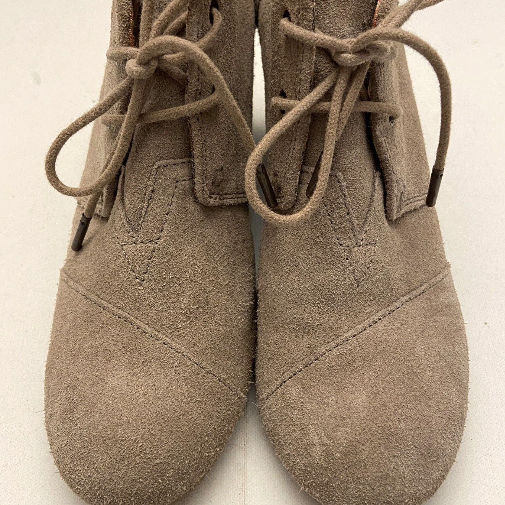 Toms TOMS Women's Ankle Bootie W9 Tan Suede Lace Up Wedge Beige Boots Size US 9 / IT 39 - 4 Thumbnail