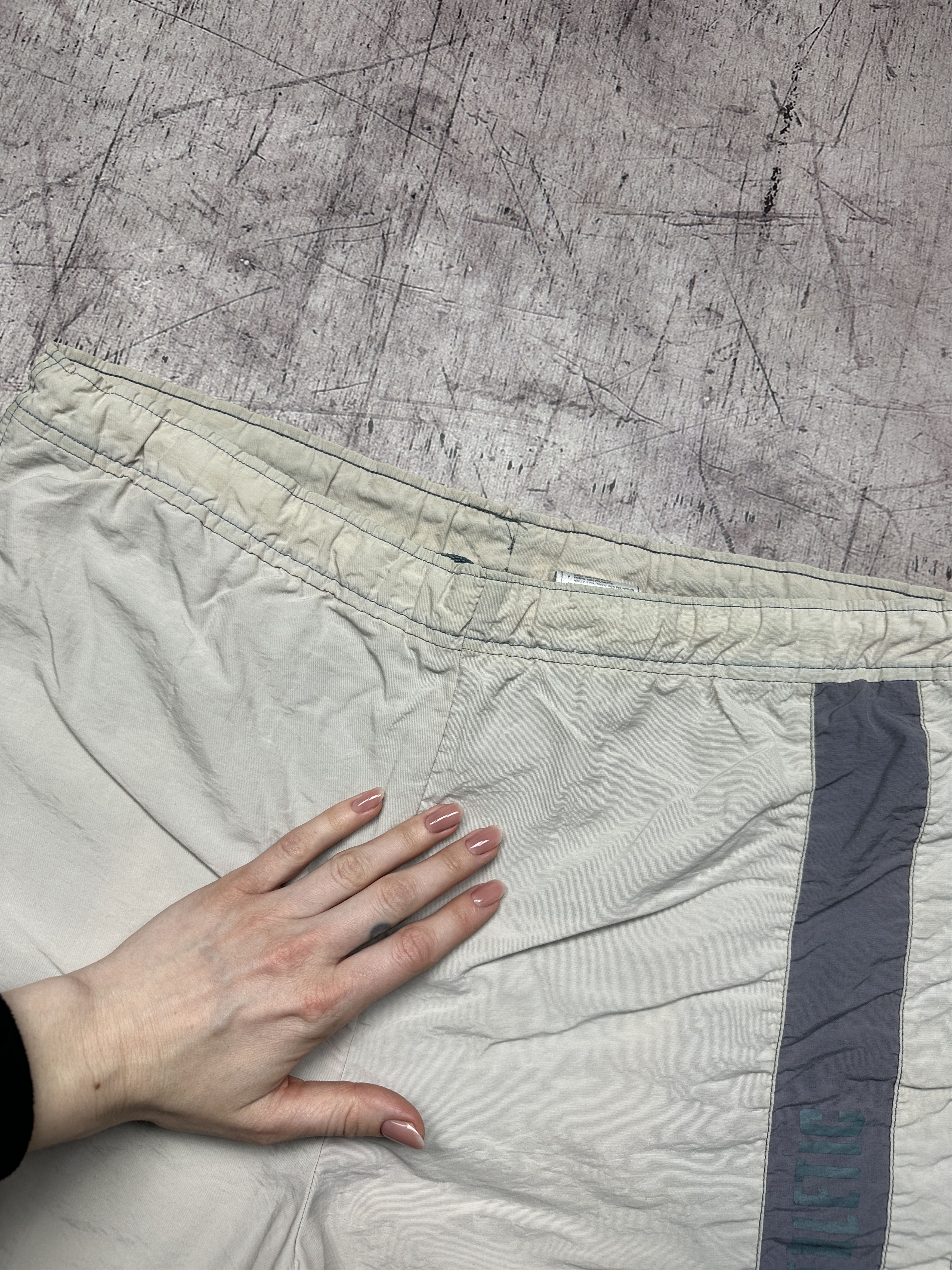 Nike Nike 90s Vintage Mens Nylon Shorts Size US 32 / EU 48 - 4 Thumbnail