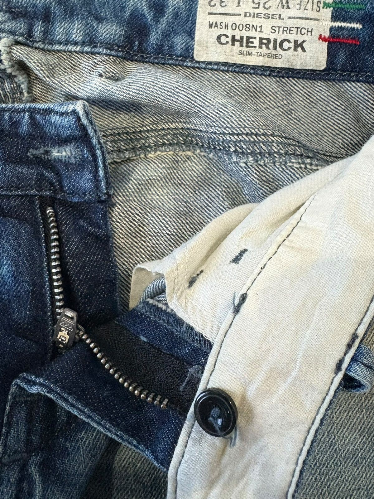 Diesel Vintage Italy Diesel Cherick Bleached Distressed Jeans Size 28" / US 6 / IT 42 - 9 Thumbnail