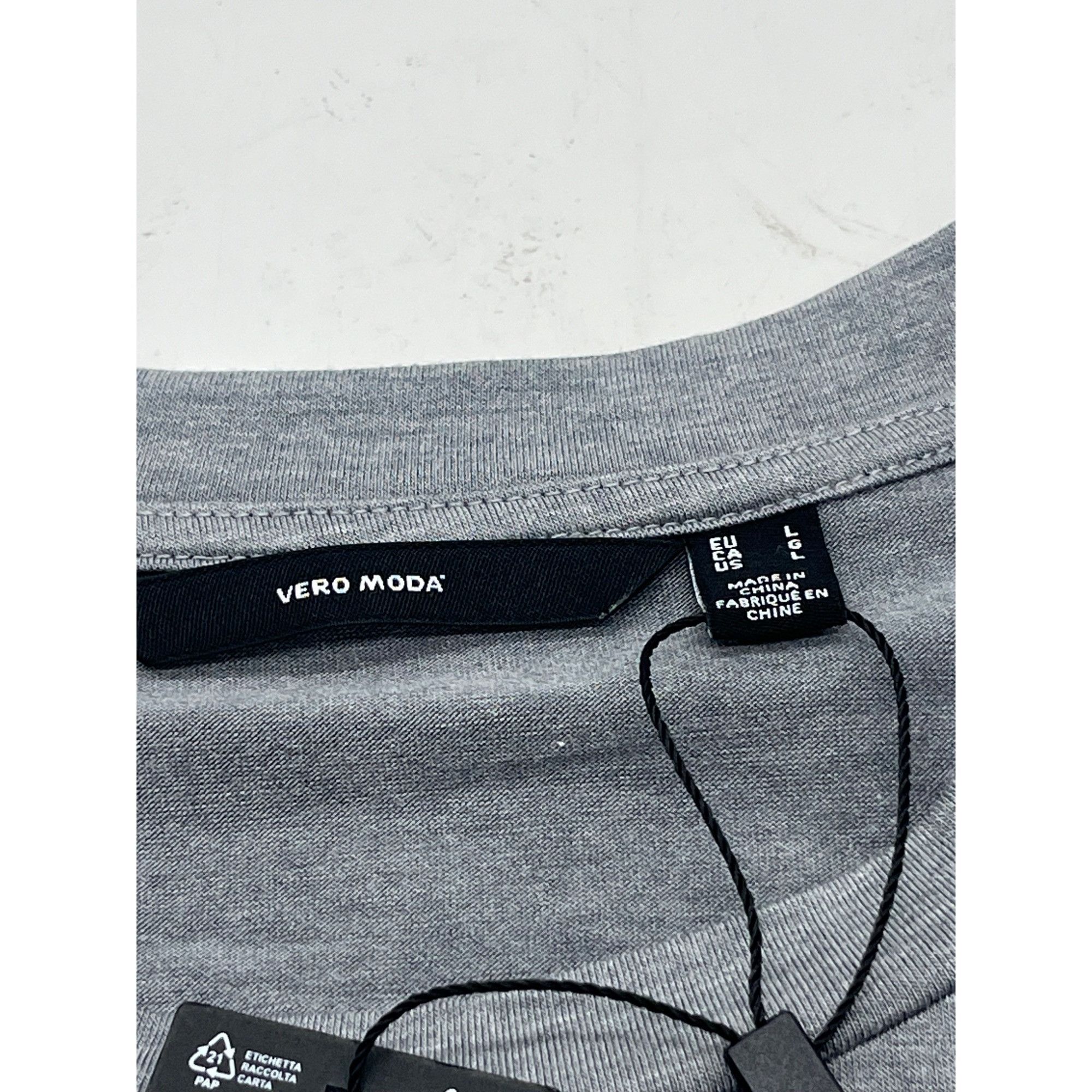 Other Vero Moda Nelly Ruched Knit Top, Heather Gray, Sz. L Size L / US 10 / IT 46 - 12 Thumbnail