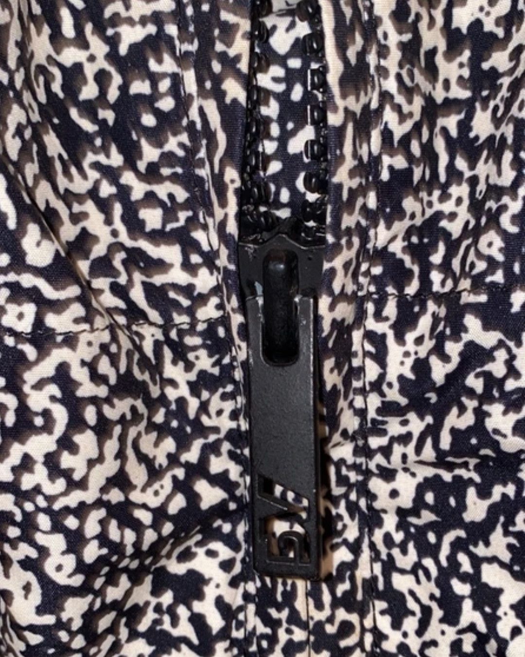 Analog Analog “CSI” Speckle Print Puffer Jacket, Late 2000s Size US L / EU 52-54 / 3 - 4 Thumbnail