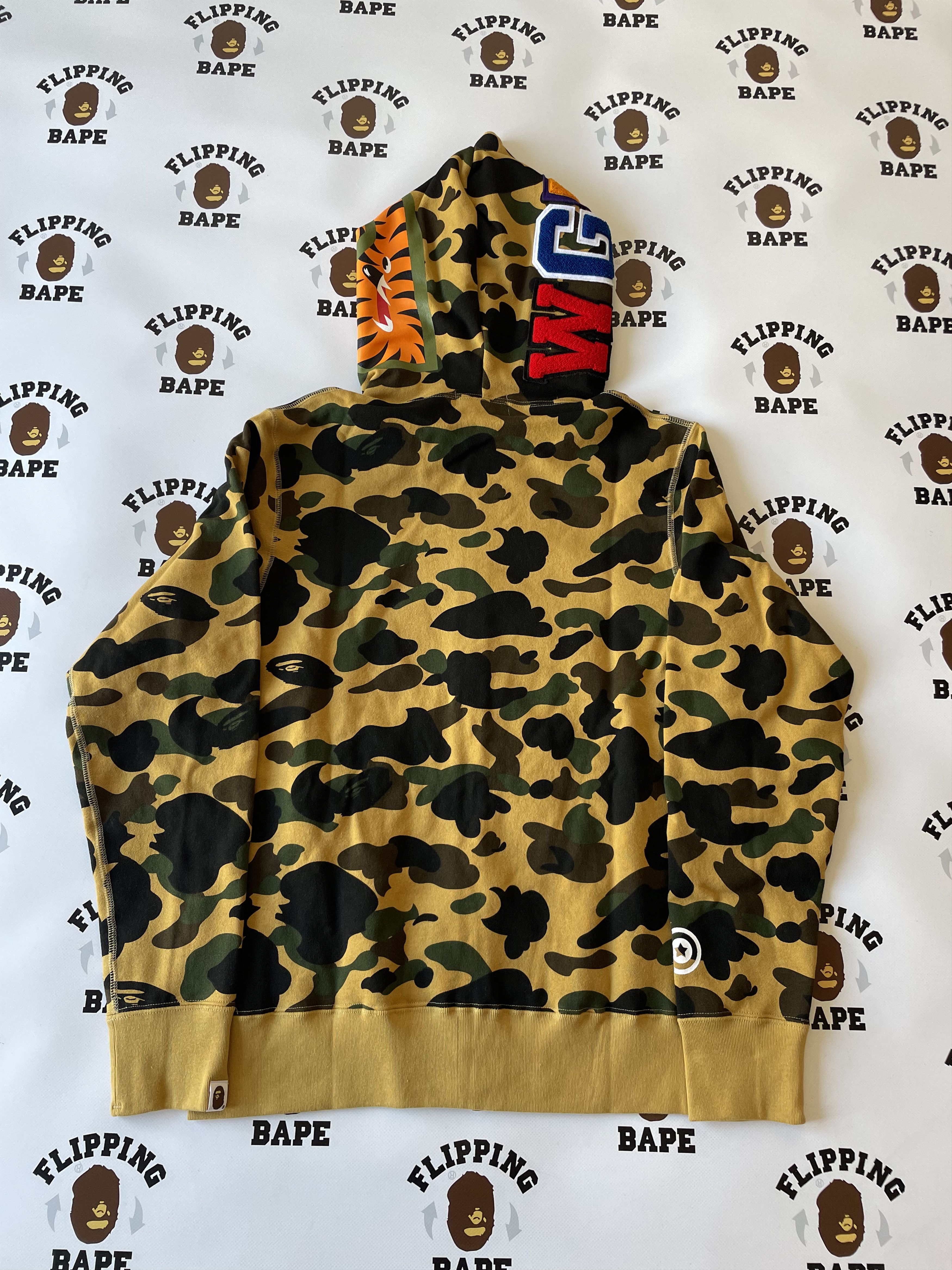 Bape 1ST CAMO SHARK FULL ZIP HOODIE (2022) Size US XXL / EU 58 / 5 - 2 Thumbnail