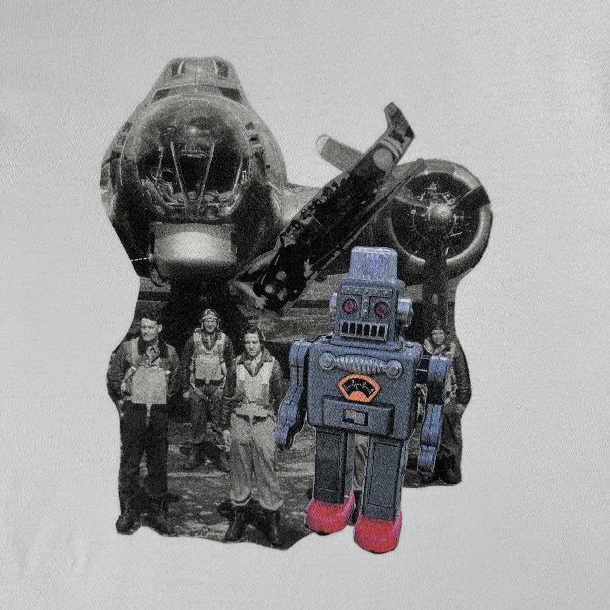 Neighborhood Vintage Neighborhood x Fragment Design War Robot Photo Tee Size US M / EU 48-50 / 2 - 6 Thumbnail