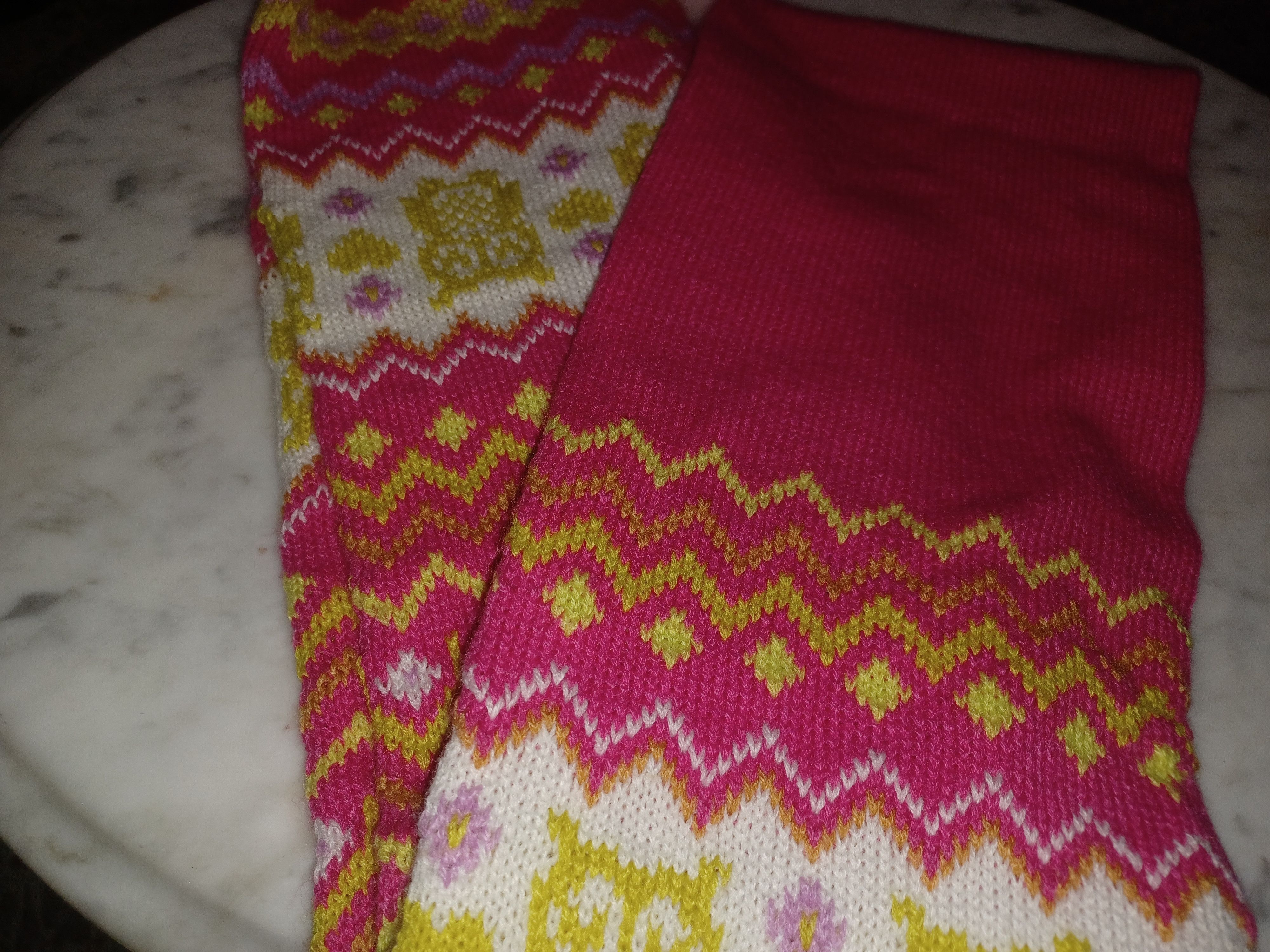 Arizona Jean Co. Arizona Winter Scarf with Pom Poms Xtra Long Pink Size ONE SIZE - 2 Thumbnail