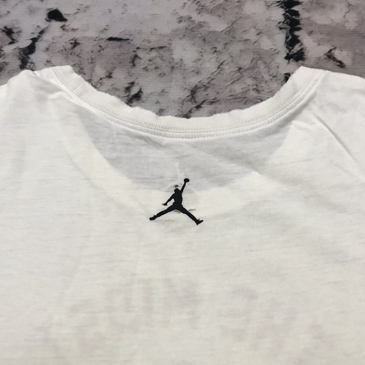 Jordan Brand Air Jordan Distressed Tshirt Size US S / EU 44-46 / 1 - 8 Thumbnail