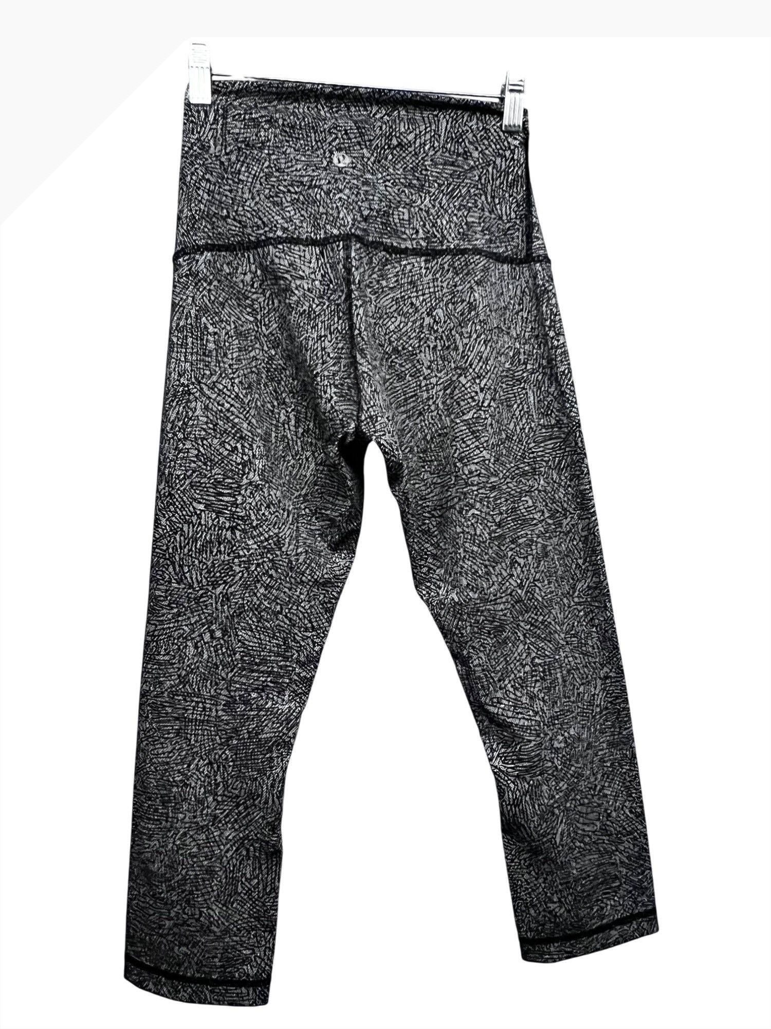 Lululemon Lululemon Wunder Under Crop Ripple Jacquard Black Leggings 6 Size 28" / US 6 / IT 42 - 3 Thumbnail