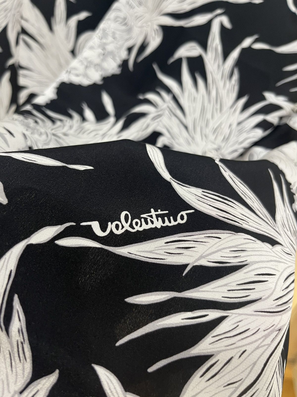 Valentino Pineapple print silk bowling shirt size46 Size US S / EU 44-46 / 1 - 14 Thumbnail