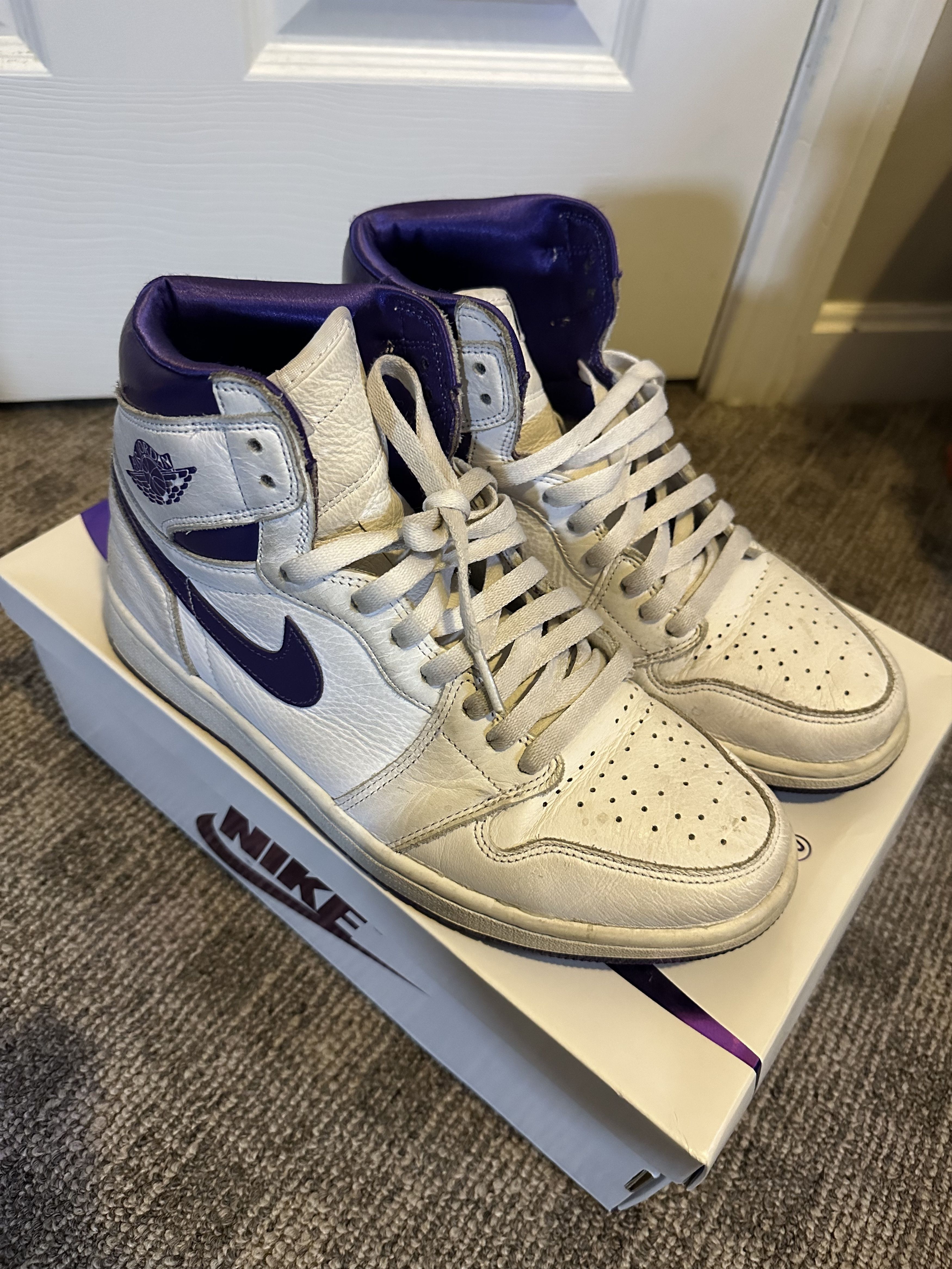 Jordan Brand Air Jordan 1 Retro High OG Womens Court Purple Size US 10 / IT 40 - 1 Thumbnail