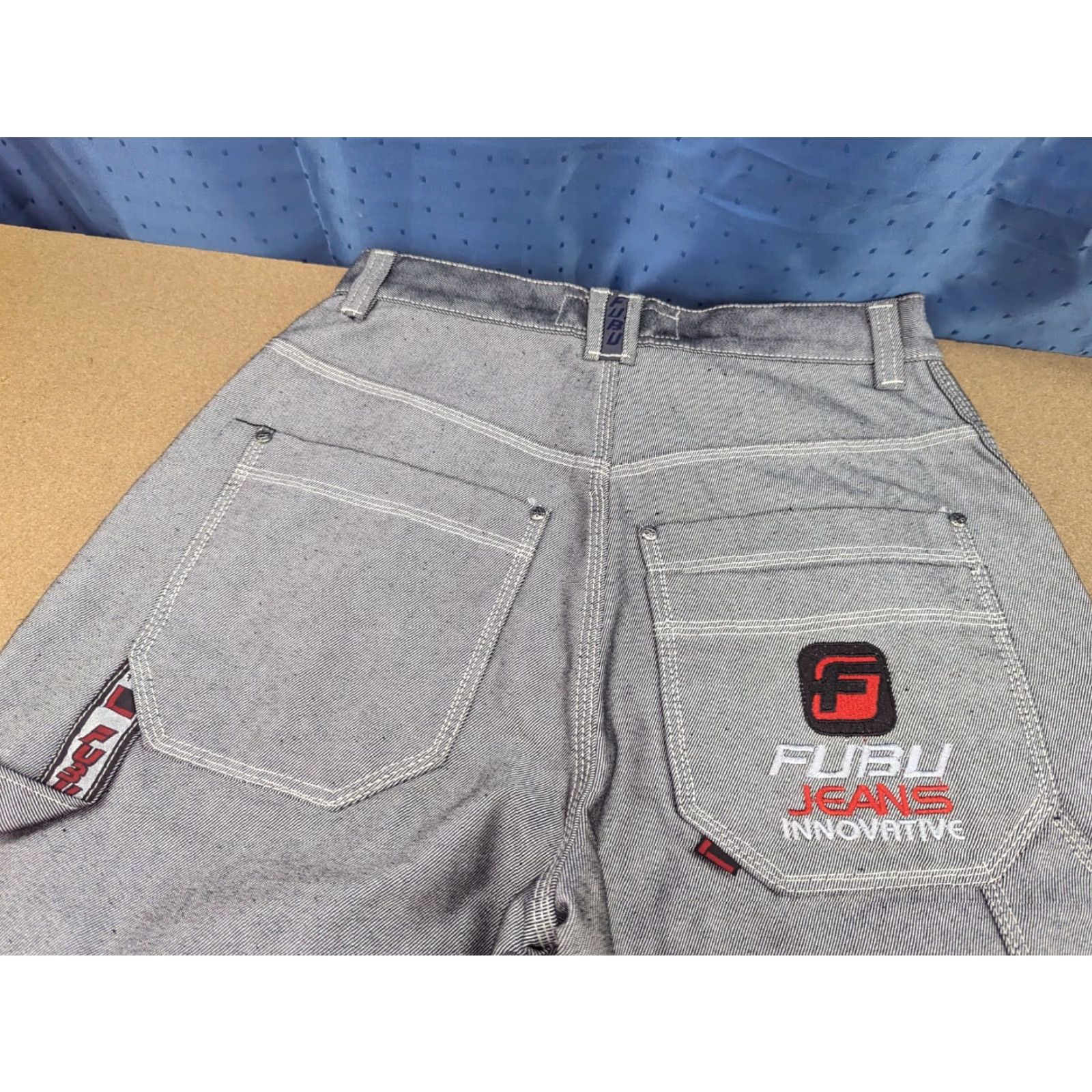 Fubu FUBU Jeans 90s Silver Gray Baggy Hip-Hop 30 Mens Regular Denim Cotton 31.5 Inseam 90s Theme Vintage Baggies Straight Baggy Style Size US 30 / EU 46 - 4 Thumbnail