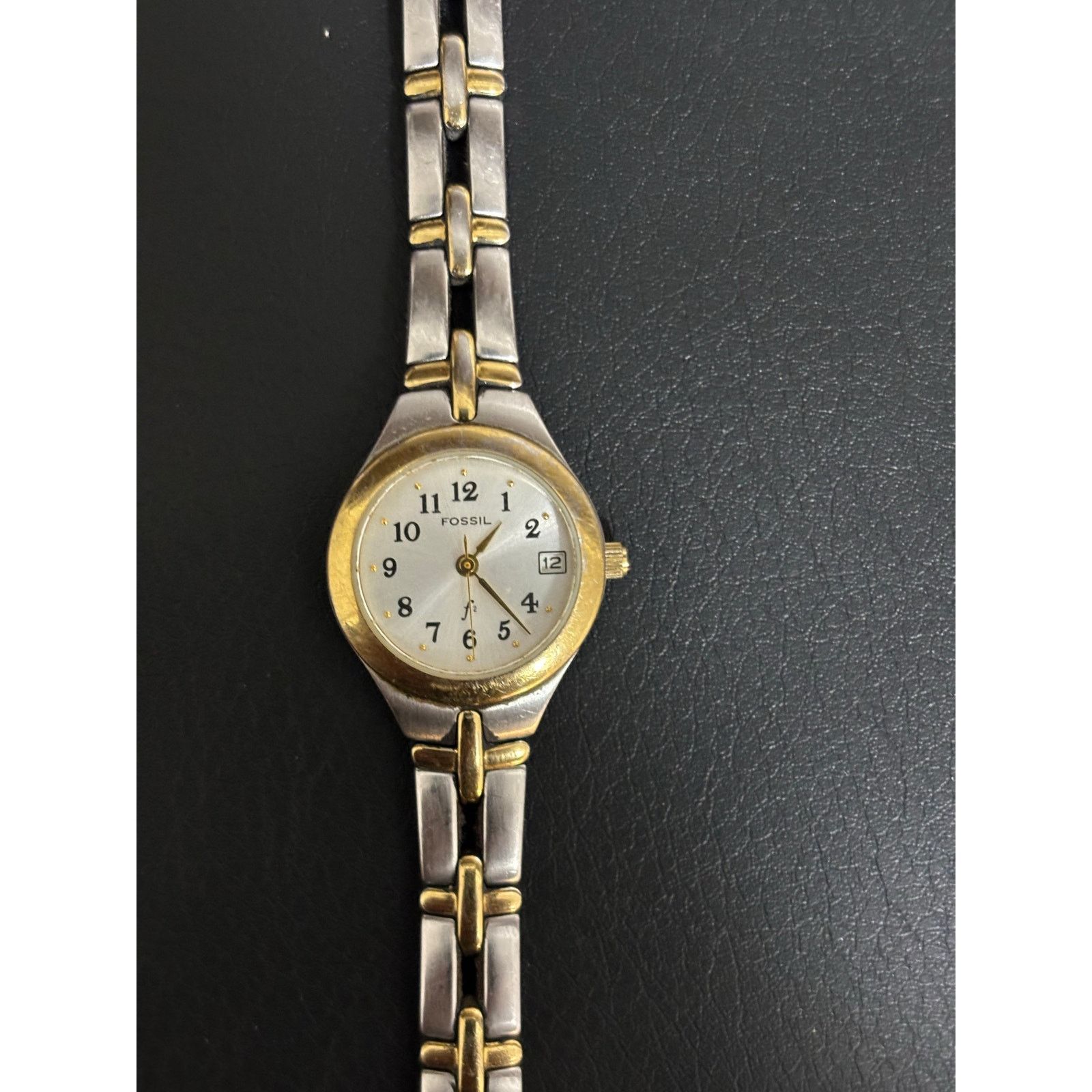 Fossil Vintage Fossil 2-Tone Women’s Watch! New Battery! Size ONE SIZE - 1 Thumbnail