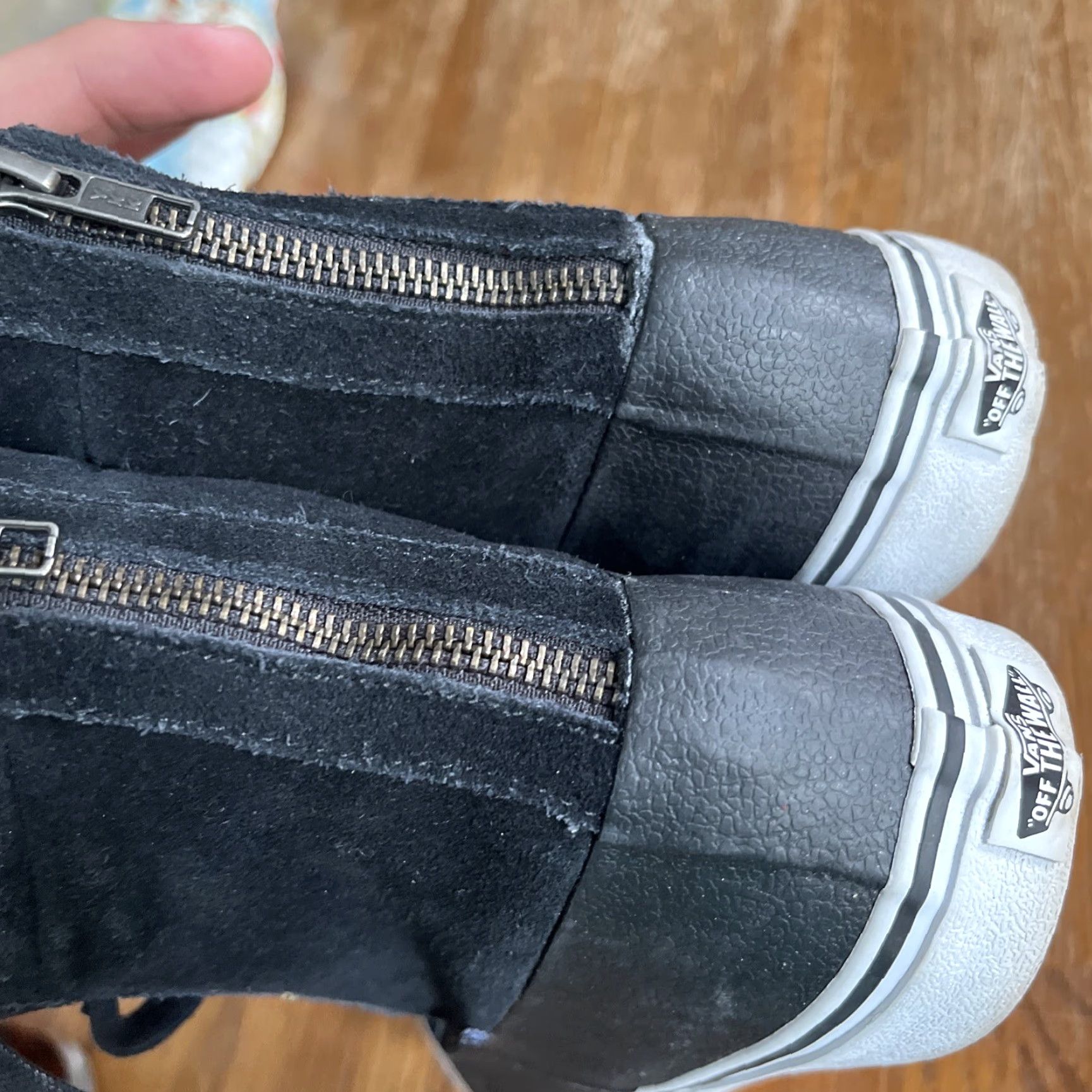 Vans VANS Sk8-Hi Hi Top Leather Cheetah Black Unisex Adults 8.5 10 Sneaker Shoes Mens Womens Size M / US 6-8 / IT 42-44 - 4 Thumbnail