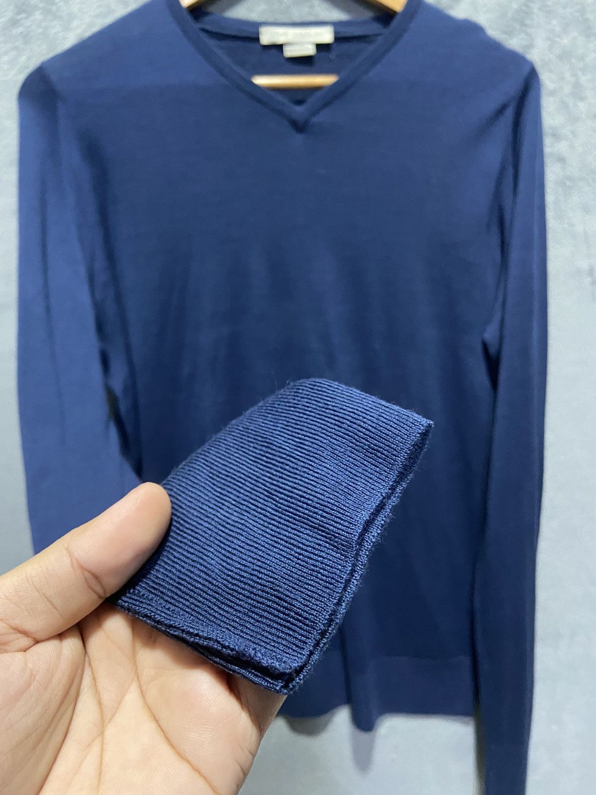 John Smedley John Smedley Fine Merino Wool v neck Jumper Size US M / EU 48-50 / 2 - 3 Thumbnail