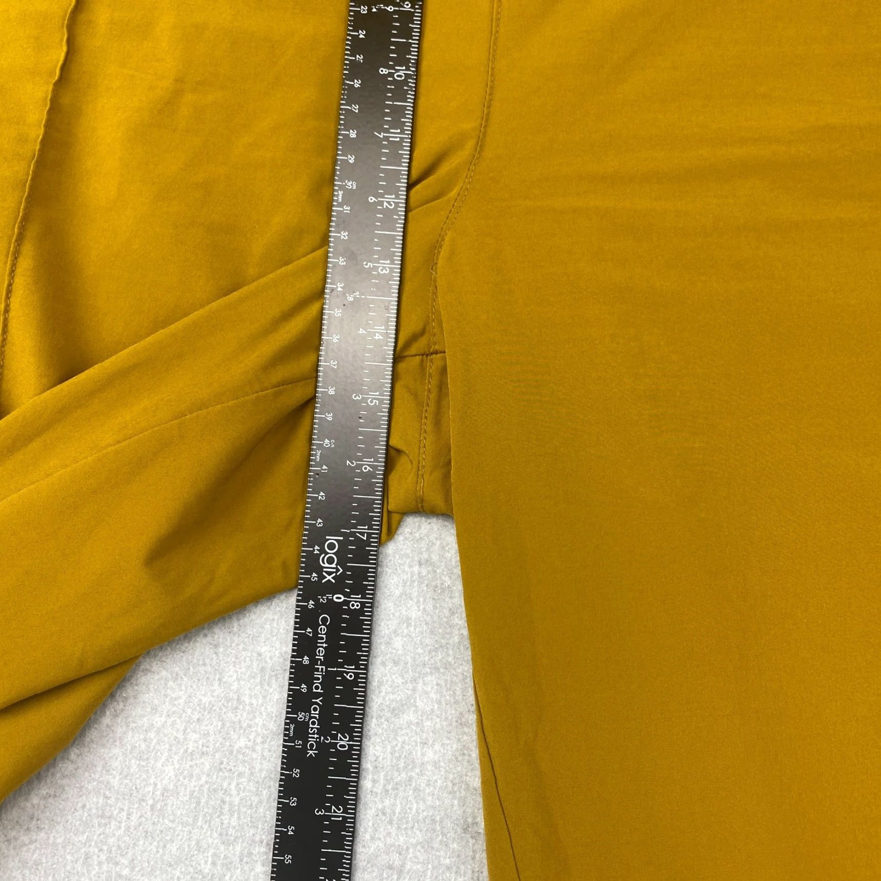 Athleta VINTAGE? No — not vintage. Athleta Vienna Cargo Pants Womens 22 Gold Elastic Waist Pull On Snap Pockets Size 40" / US 18 - 5 Thumbnail
