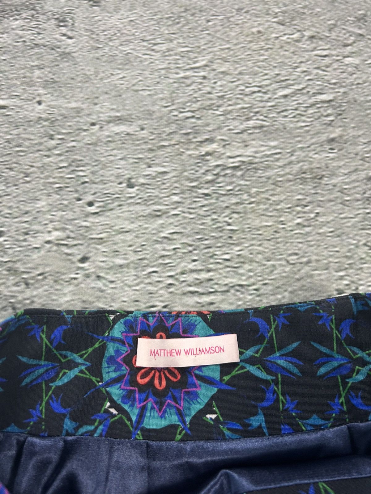 Matthew Williamson Matthew Williams skirt floral Size 27" / US 4 / IT 40 - 5 Thumbnail