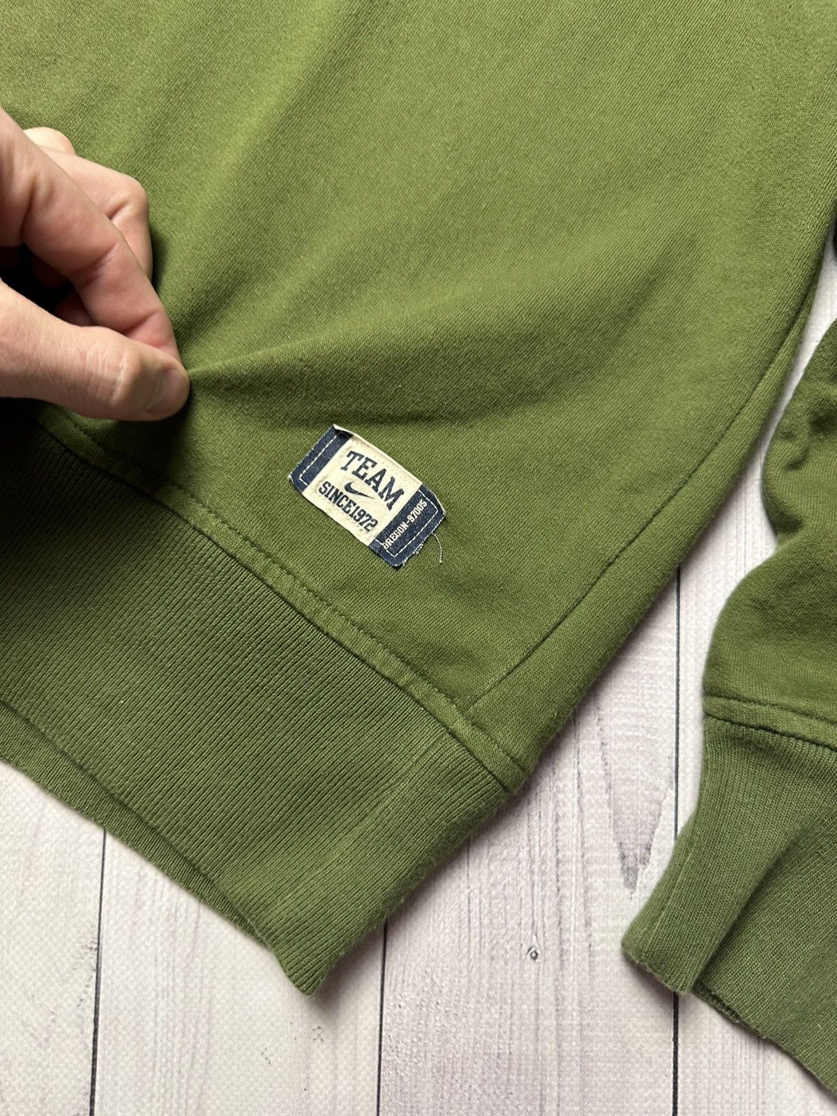 Nike × Vintage Vintage nike sweatshirt big logo olive green size M Size US M / EU 48-50 / 2 - 3 Thumbnail