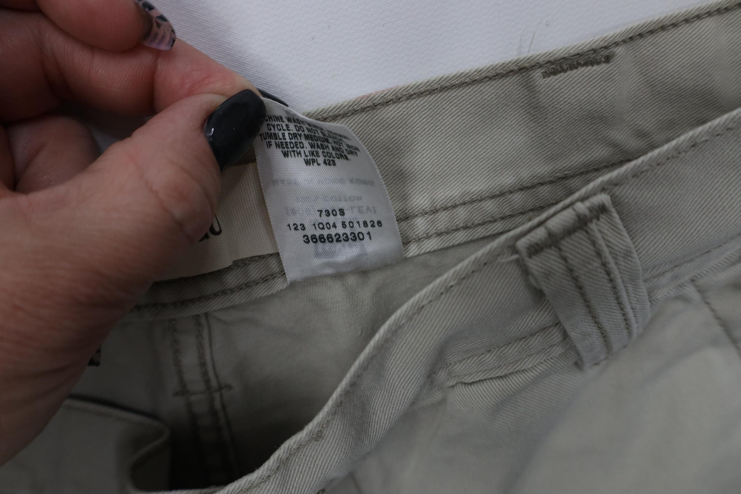 Levi's Vintage Y2K 2004 Levis Baggy Fit Cargo Shorts Beige Khaki Size US 34 / EU 50 - 7 Thumbnail