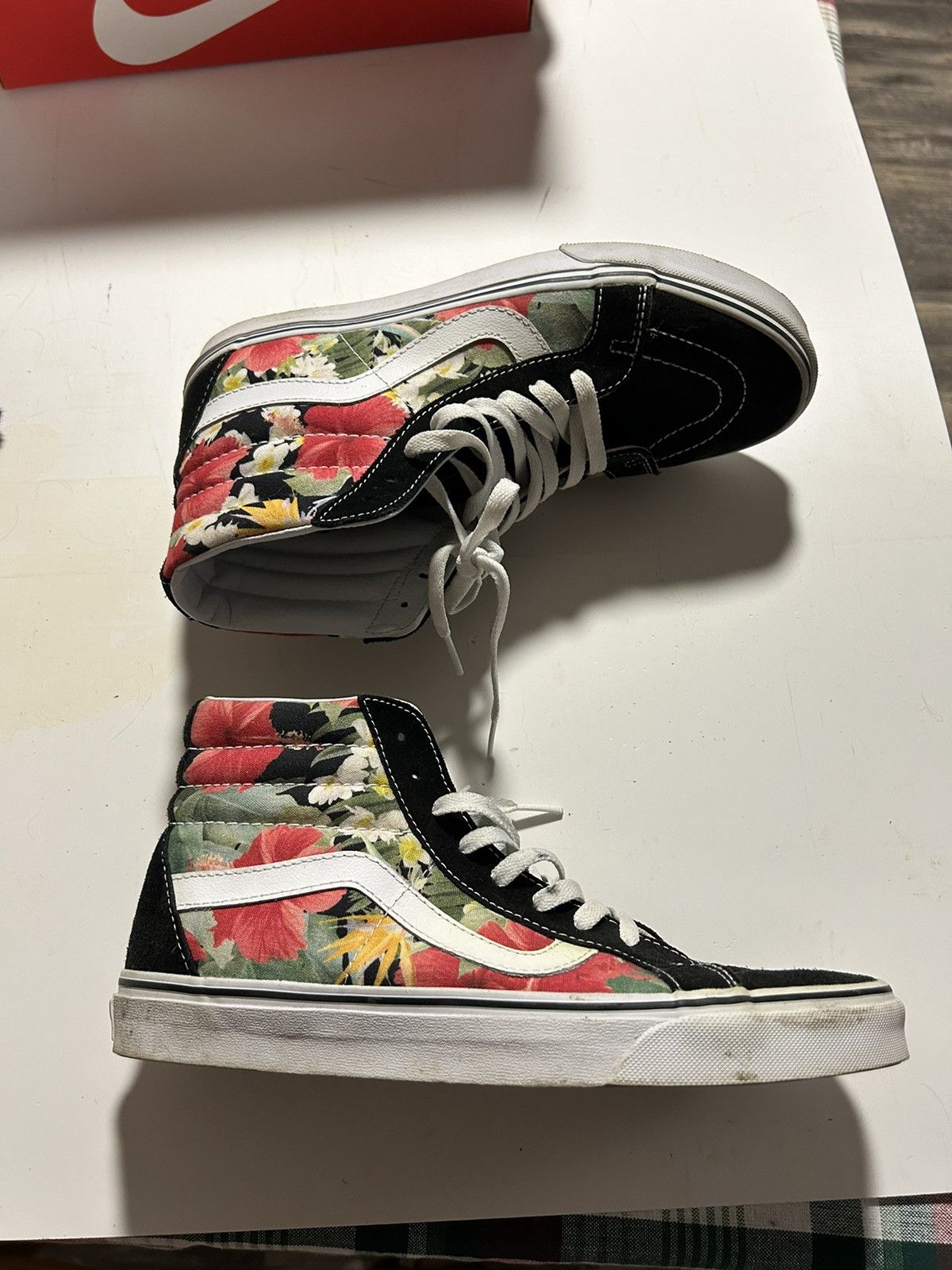 Vans High top floral vans Size US 9 / EU 42 - 4 Thumbnail