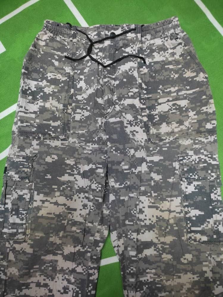 Japanese Brand WIND FACE OUT DOOR CAMOUFLAGE CARGO PANTS Size US 34 / EU 50 - 3 Thumbnail